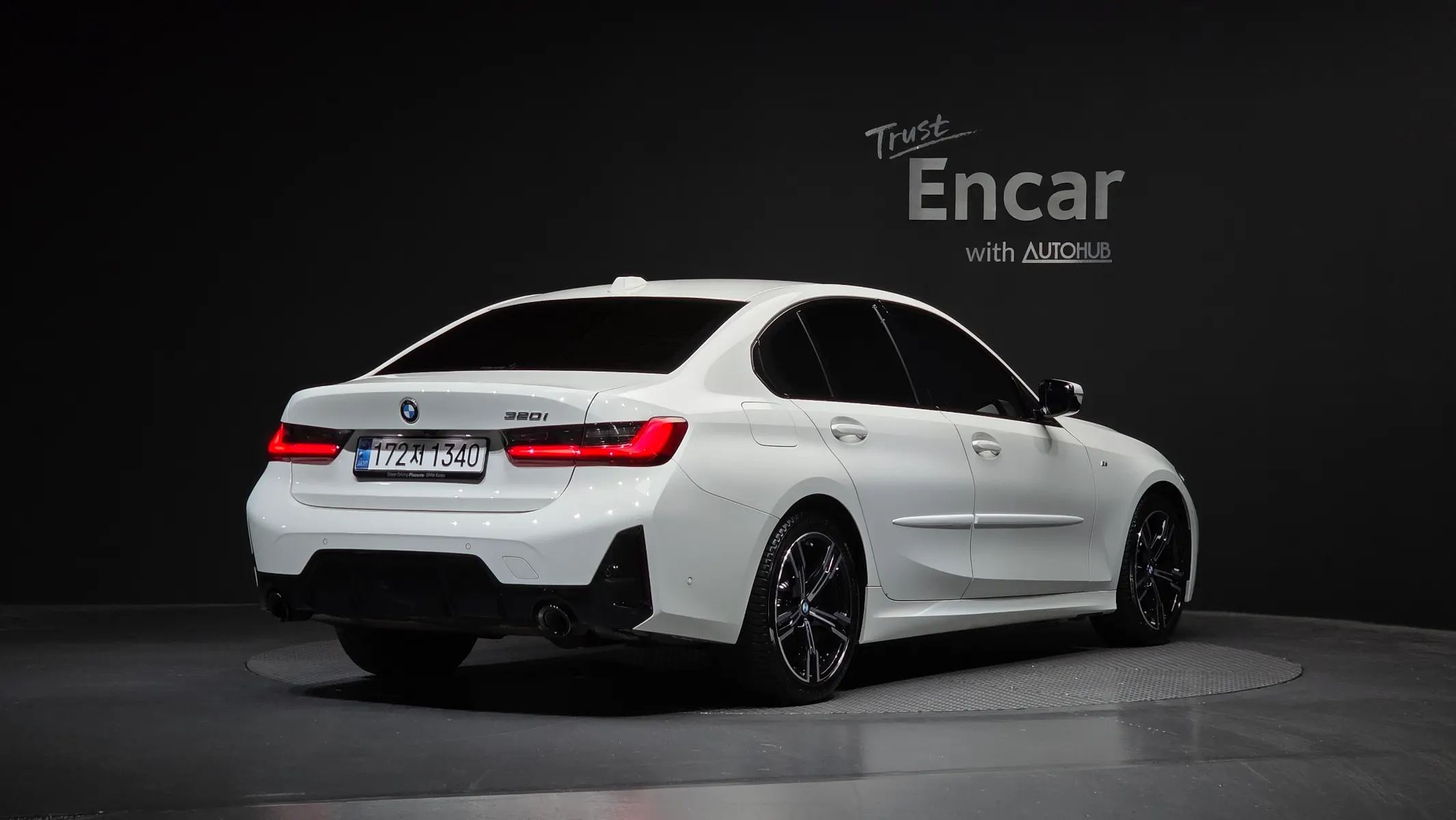 BMW 3 Series (G20) 320i M 2024 2/32