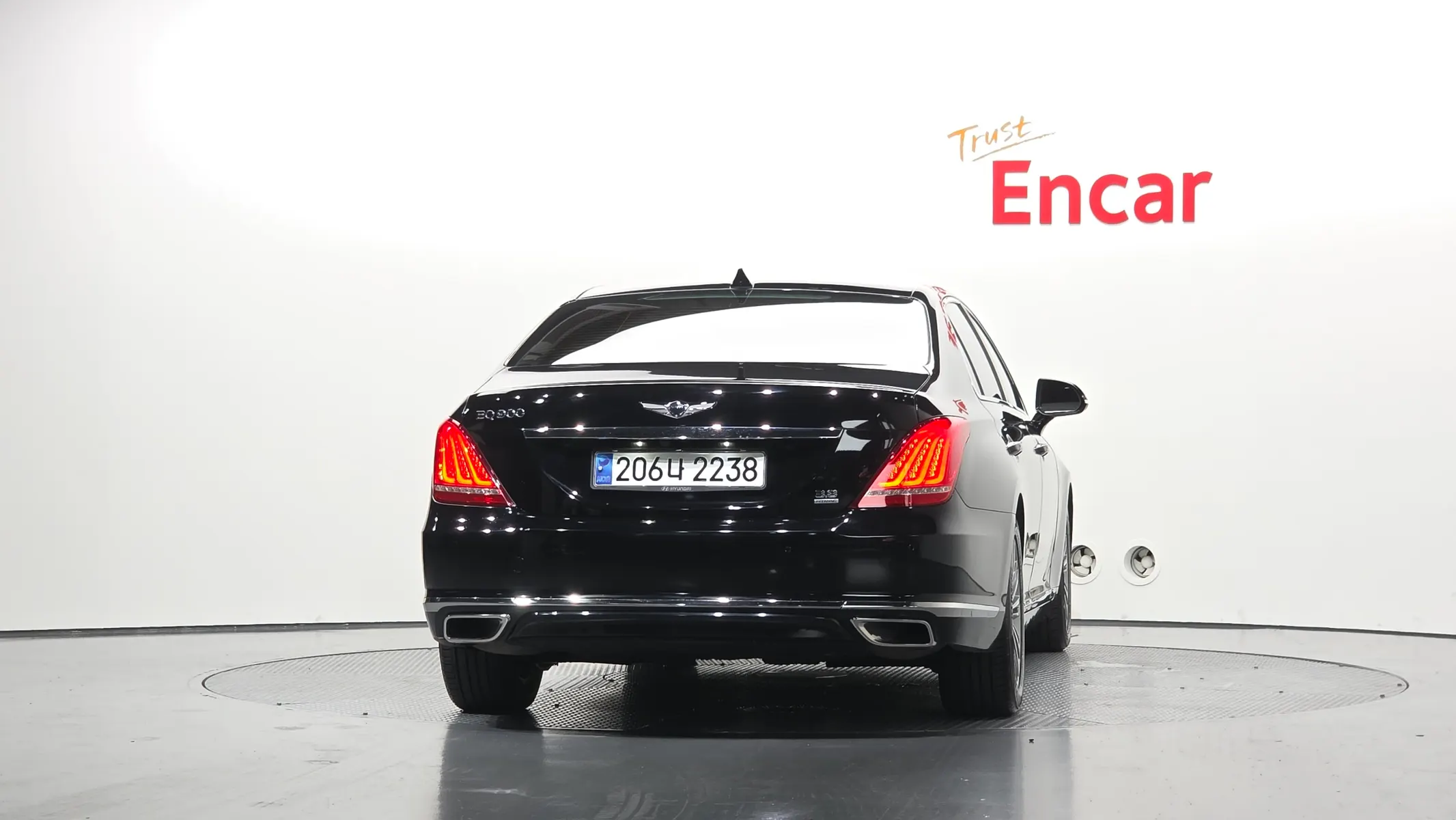 Genesis EQ900 3.3 T-GDI AWD 2016 3/5