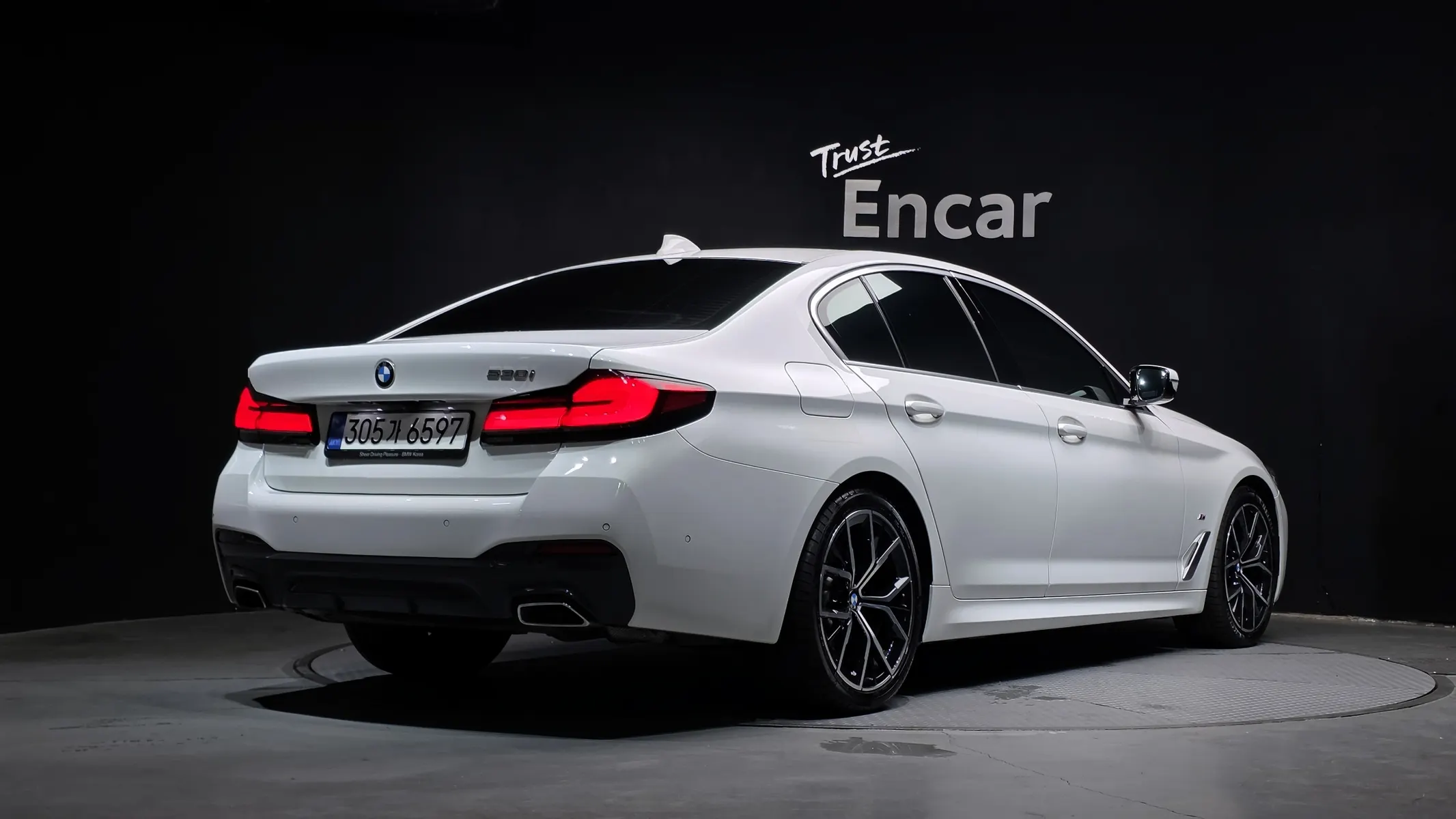 BMW 5 Series (G30) 530i M 2023 2/35