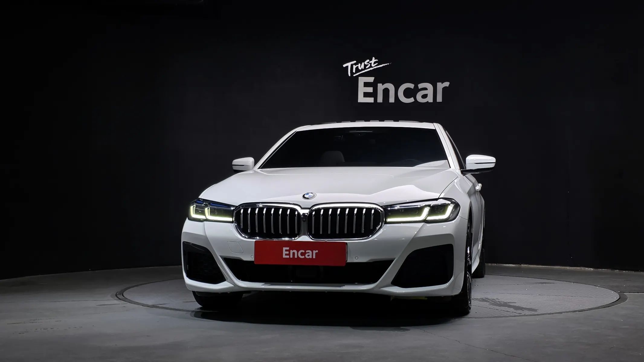 BMW 5 Series (G30) 530i M 2023 3/35
