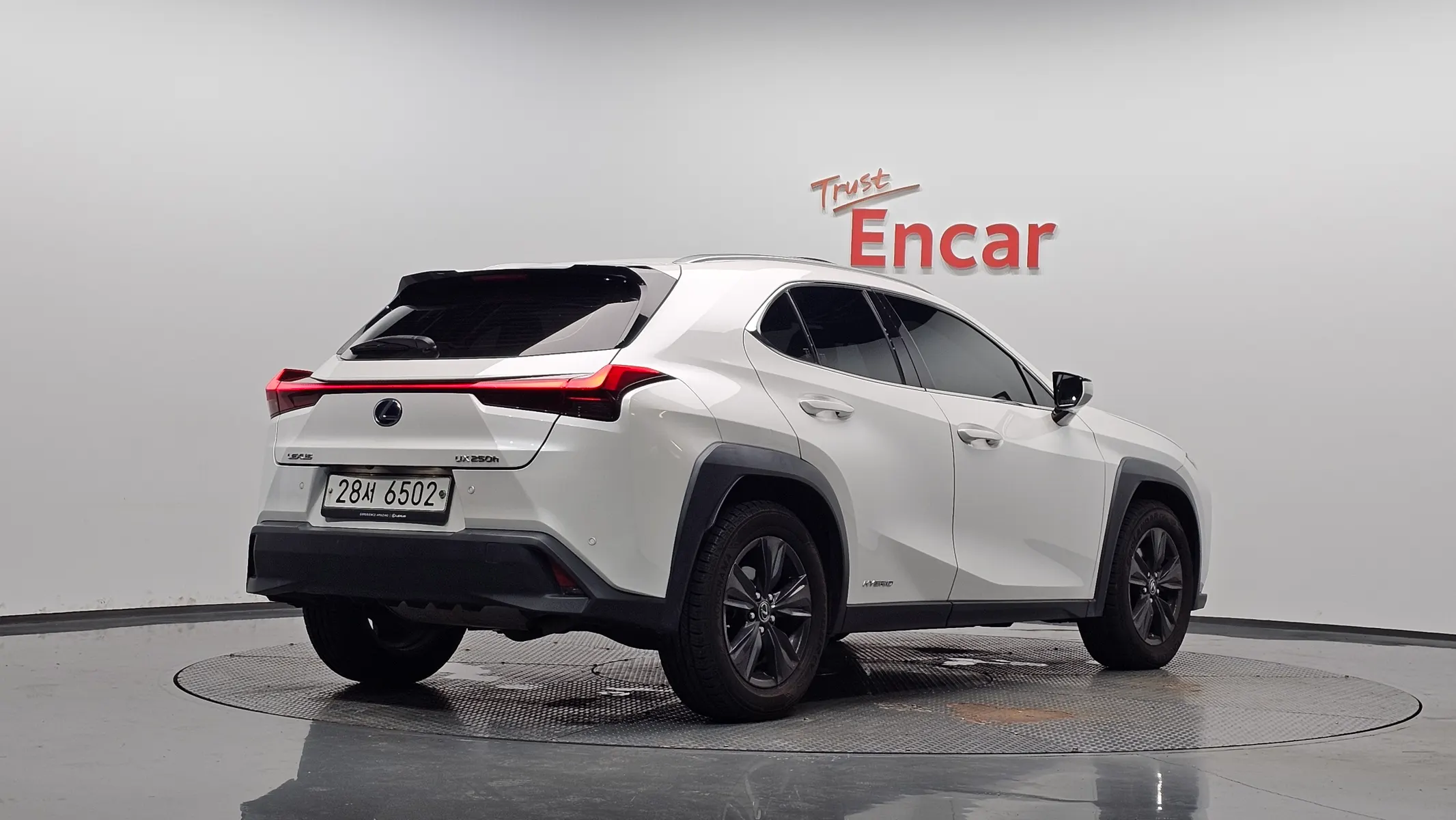 Lexus UX250h 2.0 2WD 2019 2/34