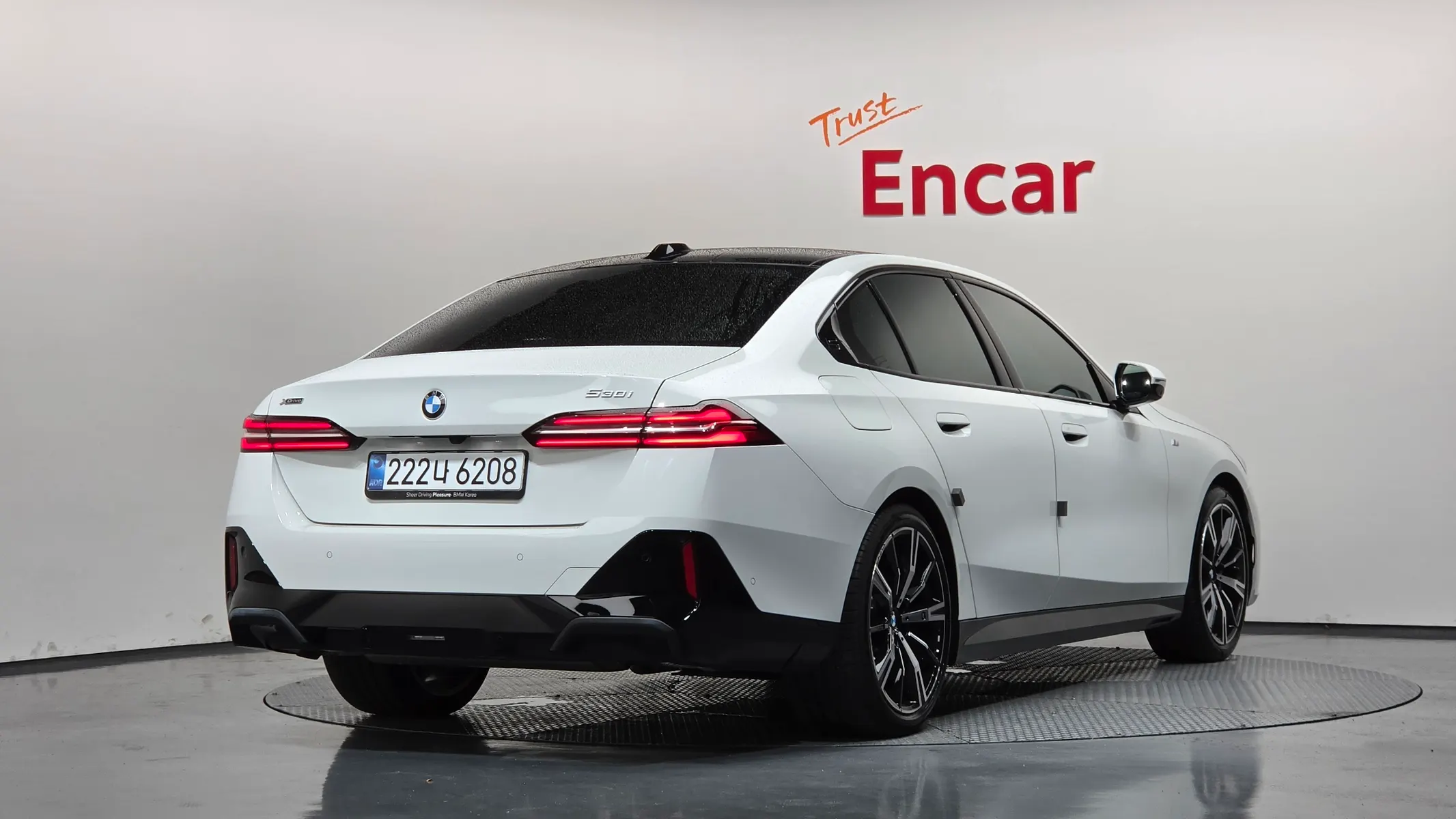 BMW 5 Series (G60) 530i xDrive M 2025 2/41