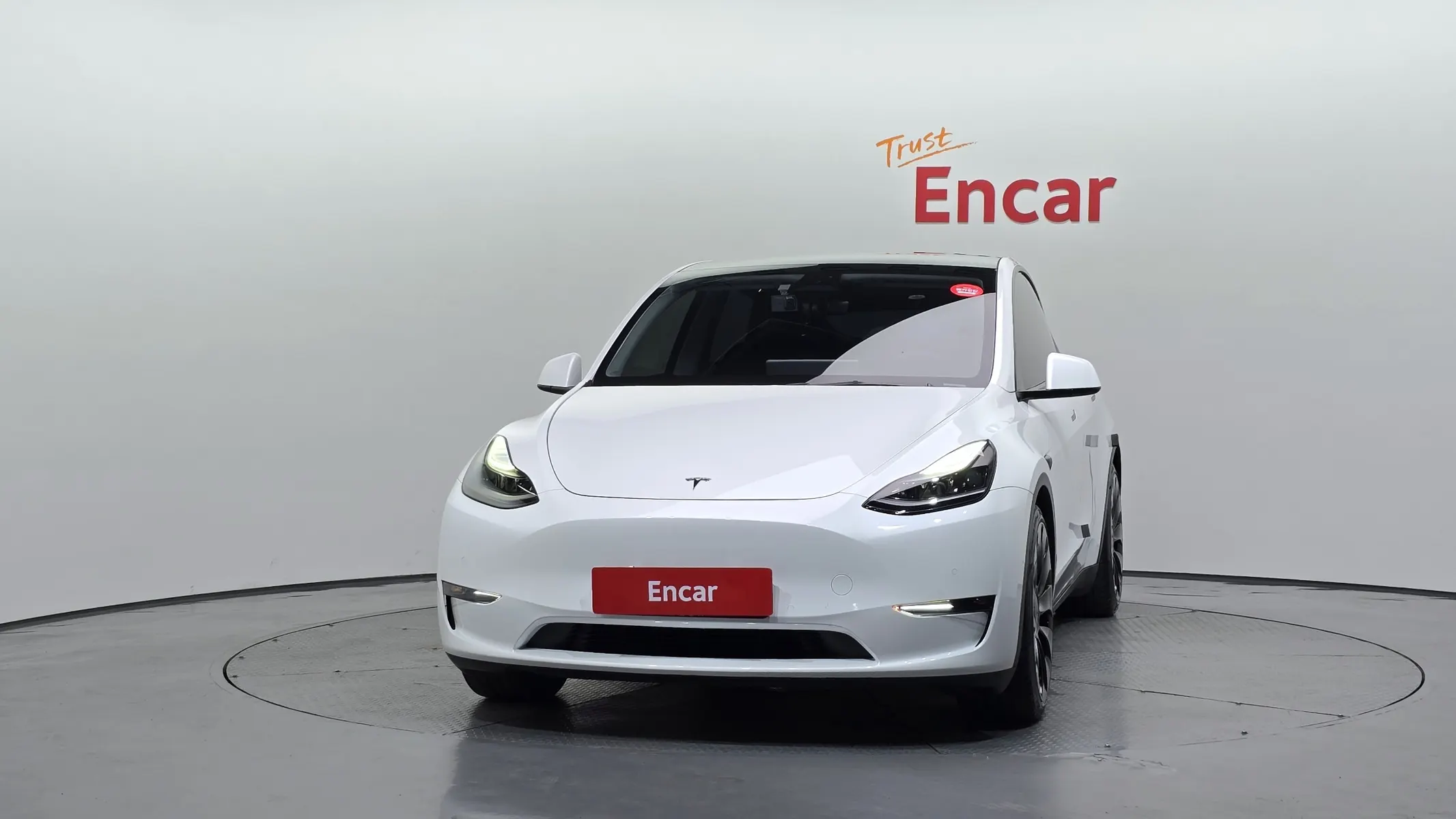 Tesla Y AWD 2021 2/5