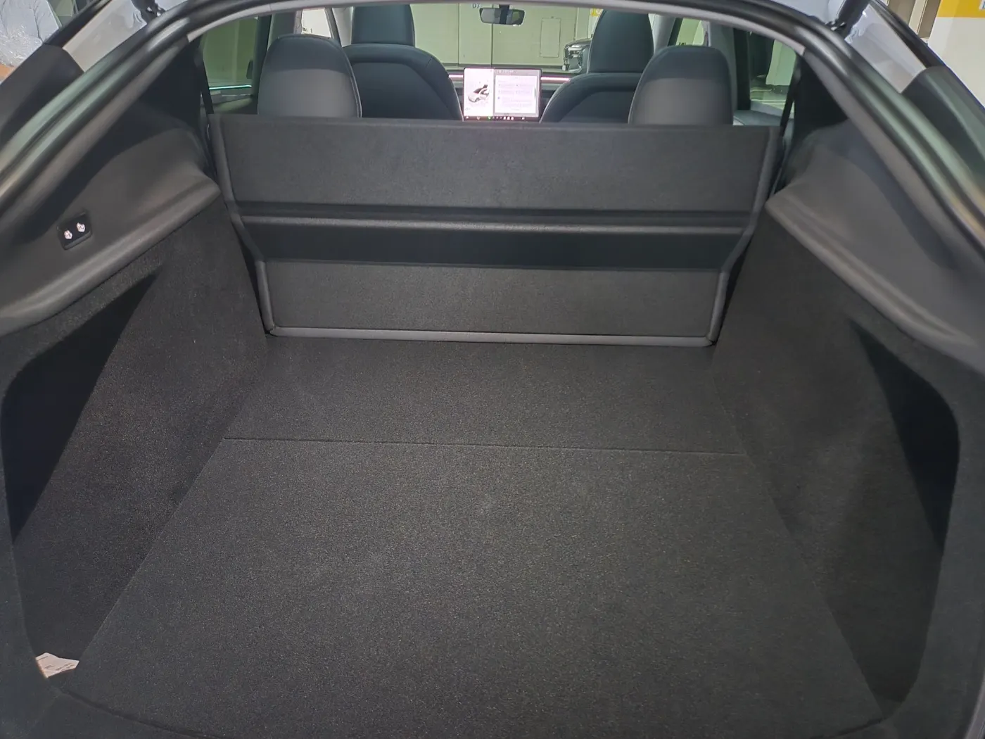 Tesla Y AWD 2025 16/17