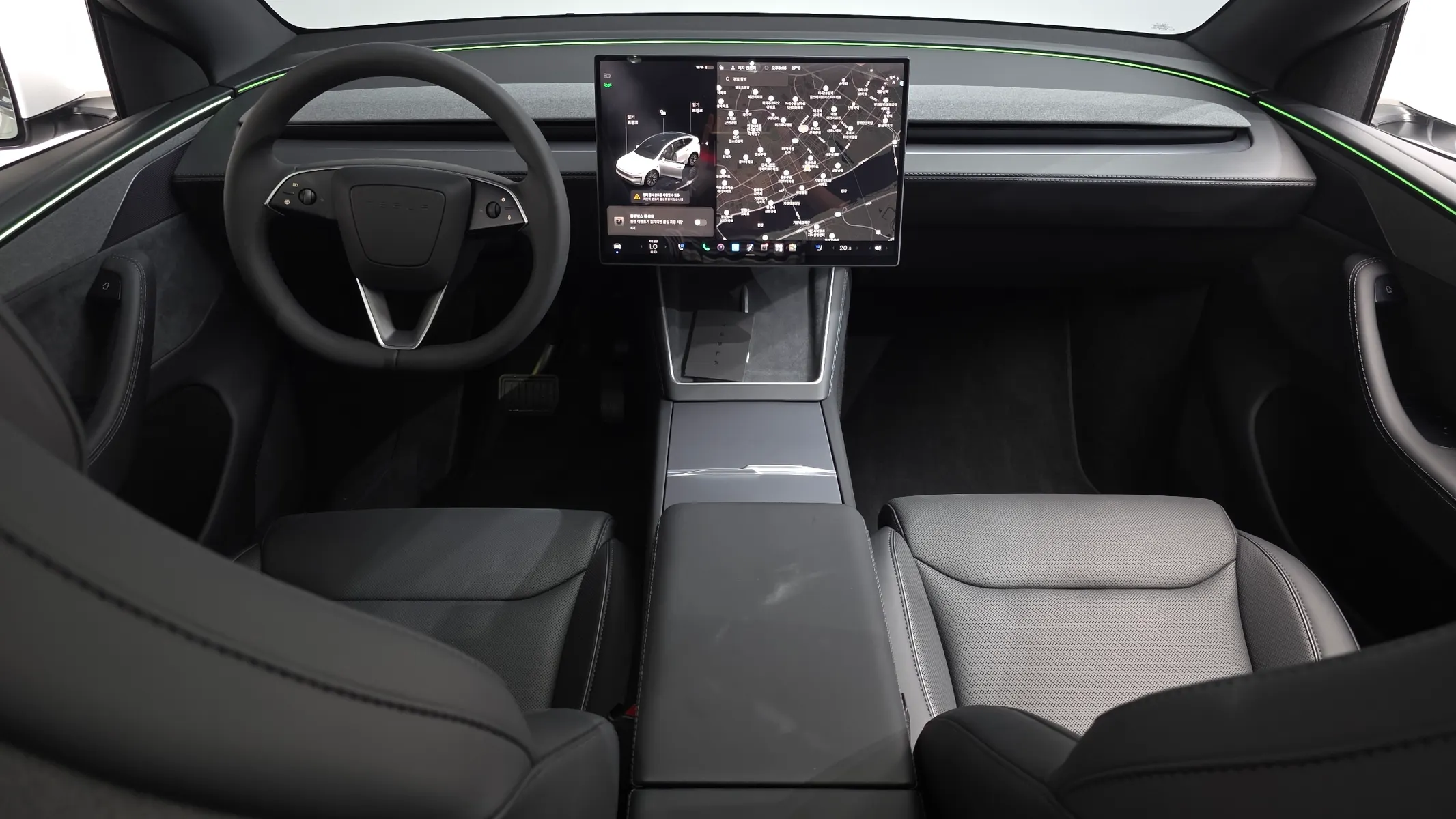Tesla Y L AWD 2026 4/5