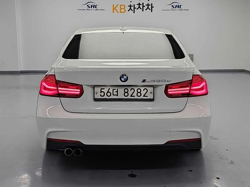 BMW 3 Series (F30) 330e i M 2016 3/20