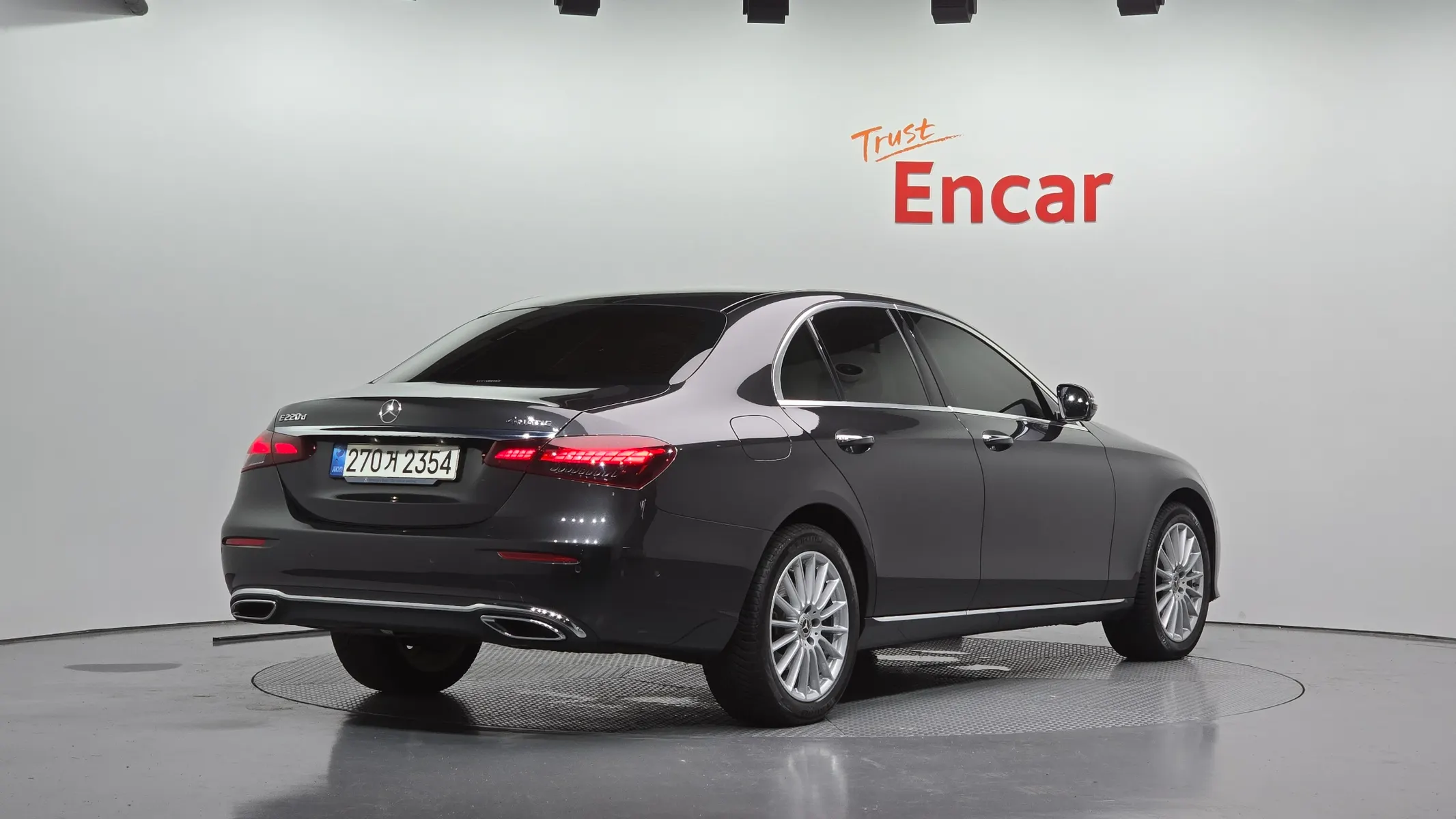 Mercedes-Benz E-Class W213 E220d 4MATIC 2021 2/32
