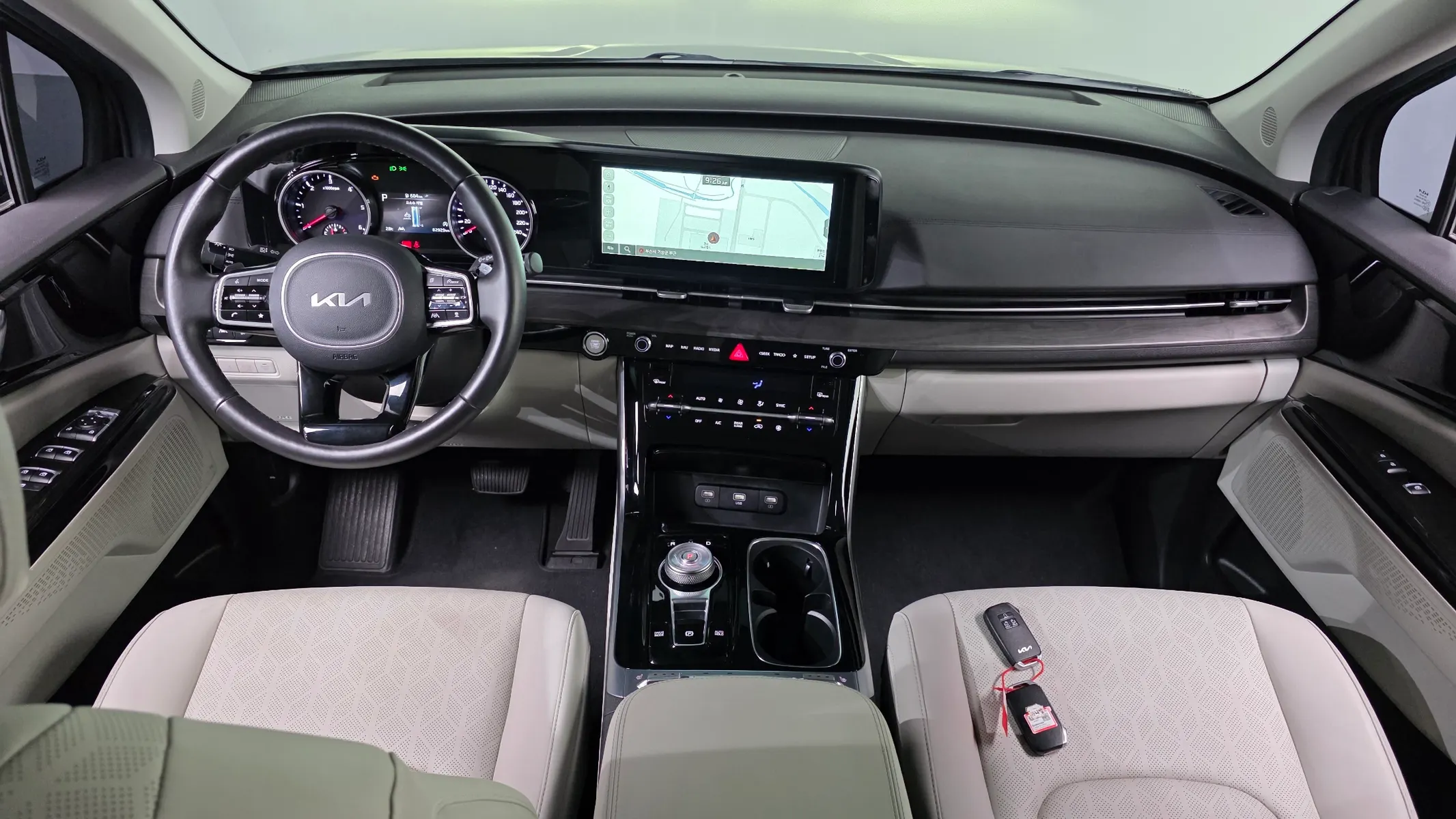 Kia Carnival 9 2023 4/5