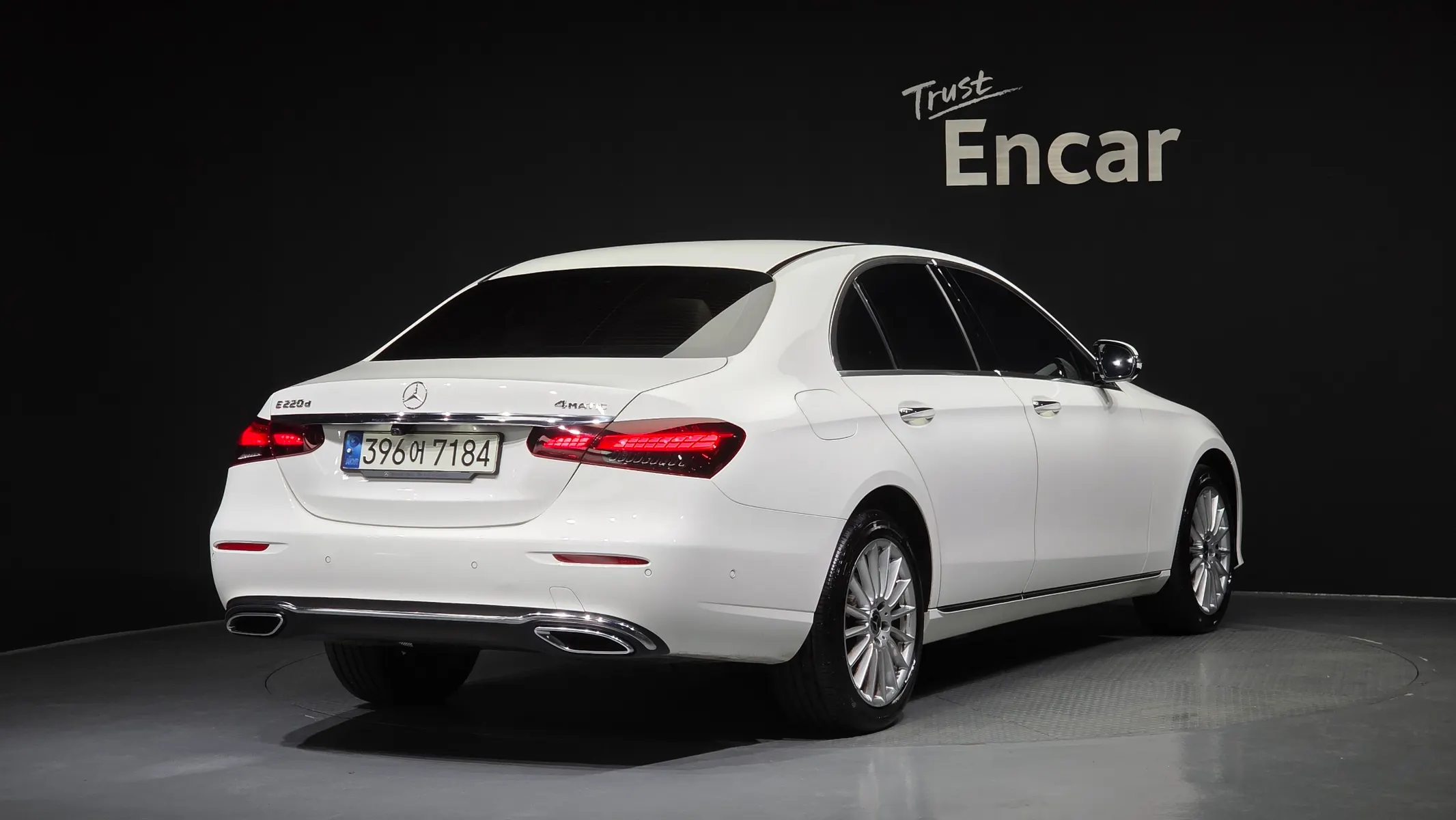 Mercedes-Benz E-Class W213 E220d 4MATIC 2021 2/38