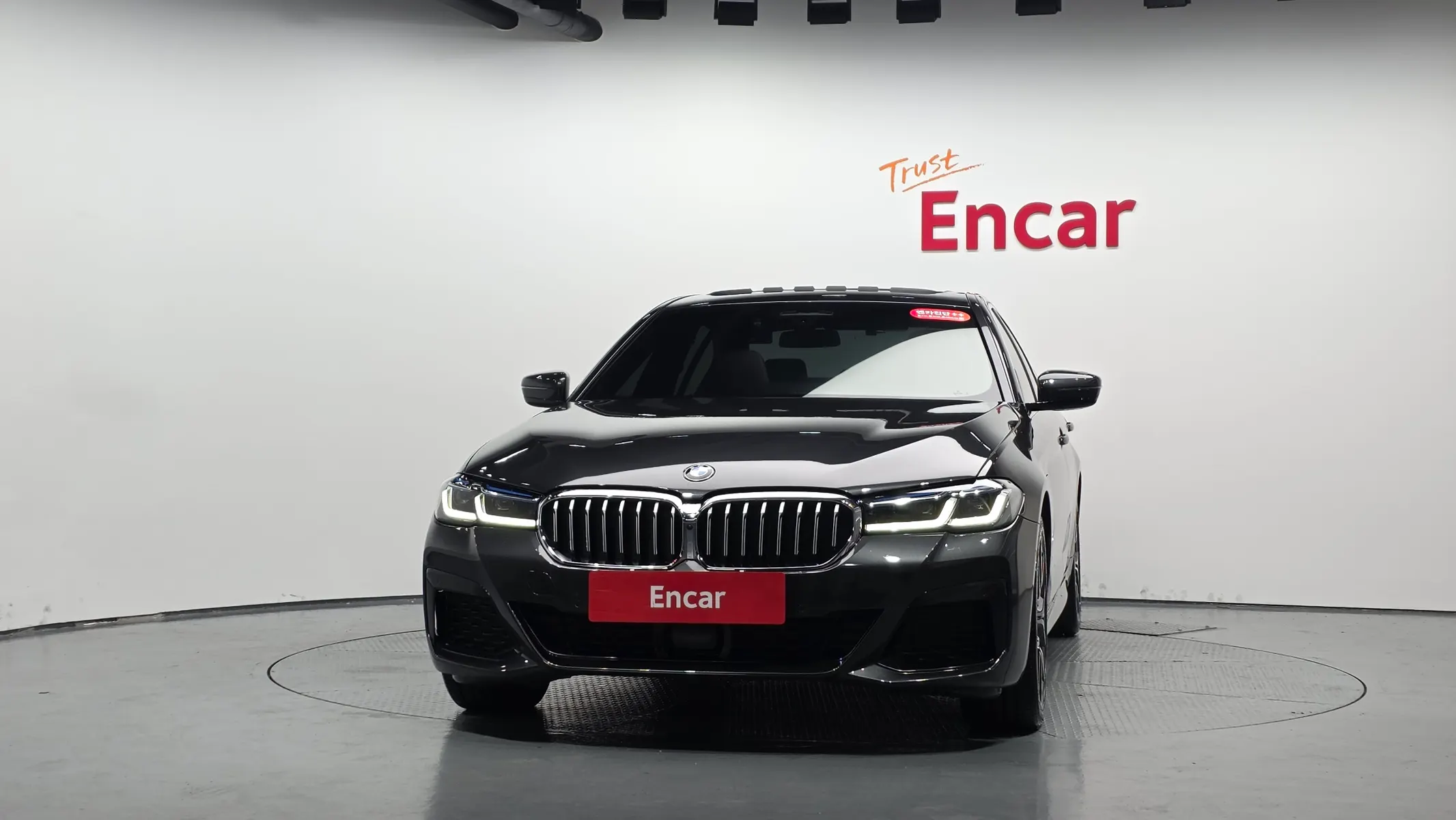 BMW 5 Series (G30) 530e M 2021 2/32
