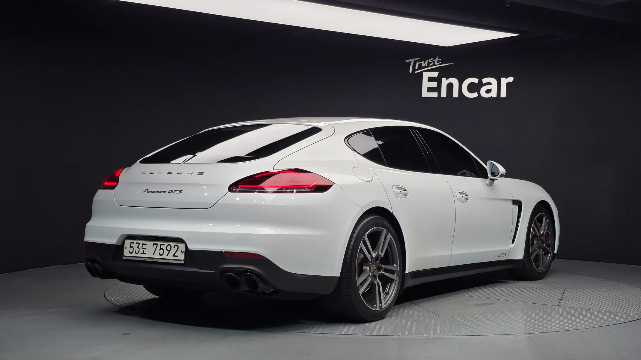 Porsche 파나메라 4.8 GTS 2016 2/21