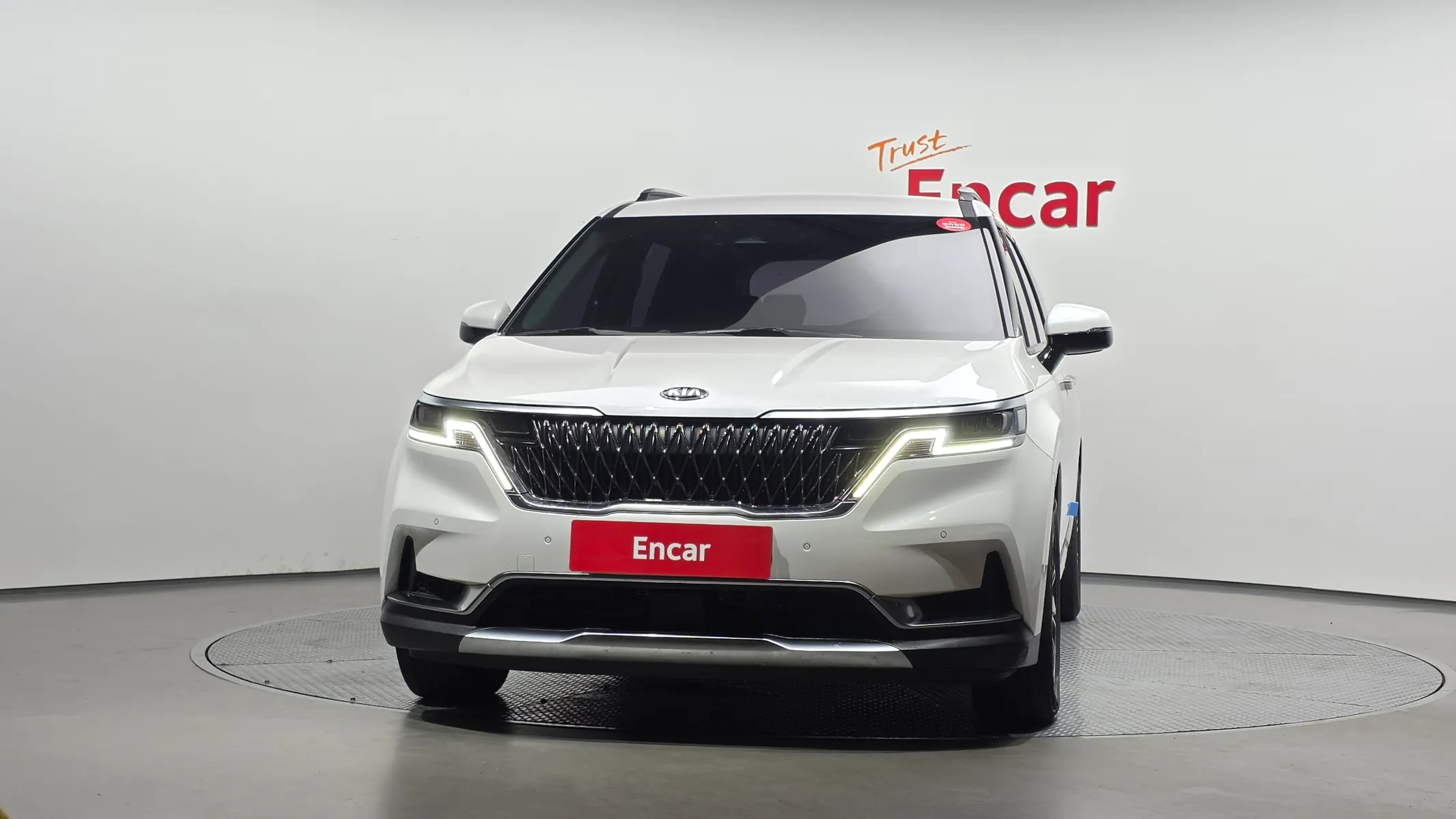 Kia Carnival 9 2021 2/5