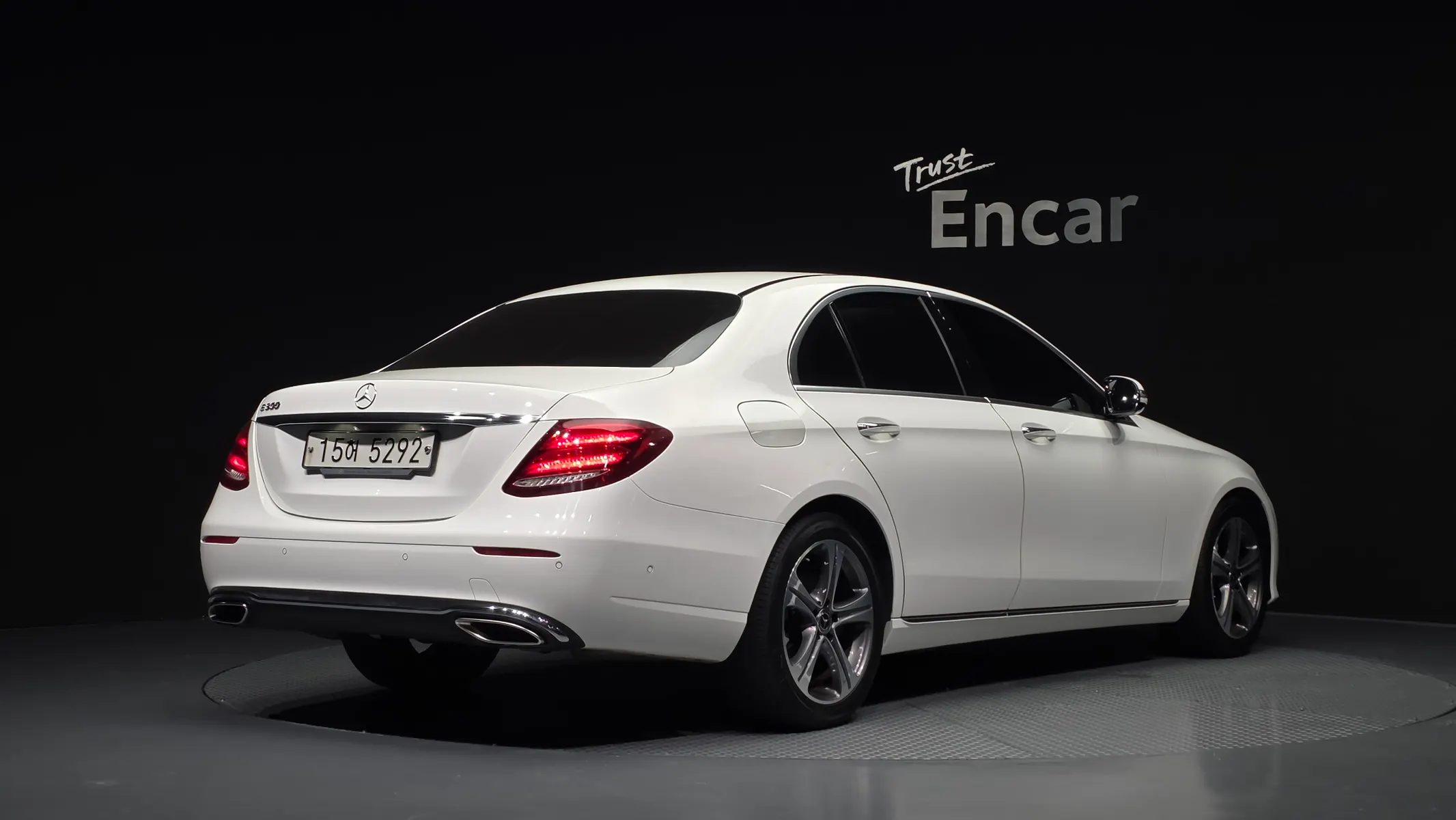 Mercedes-Benz E-Class W213 E300 2019 2/35