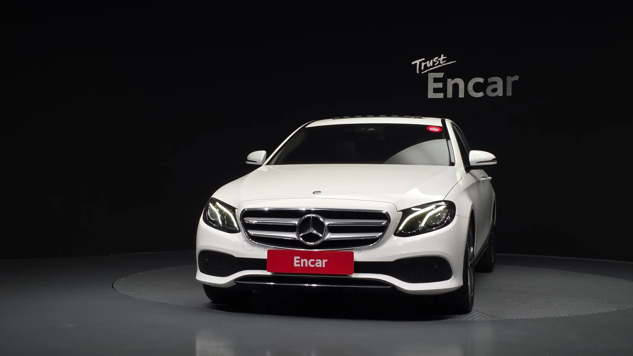 Mercedes-Benz E-Class W213 E300 2019 3/35