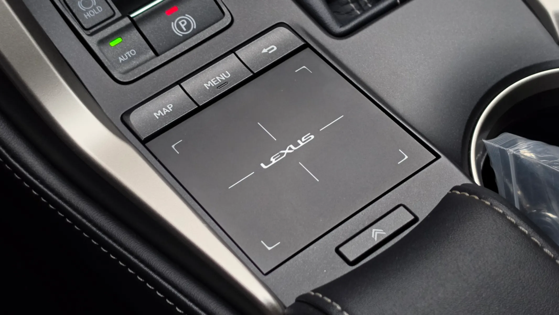 Lexus NX300h 2017 30/31