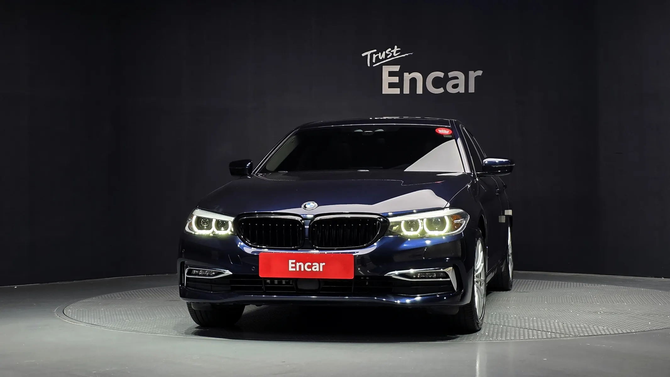 BMW 5 Series (G30) 520i 2019 3/34