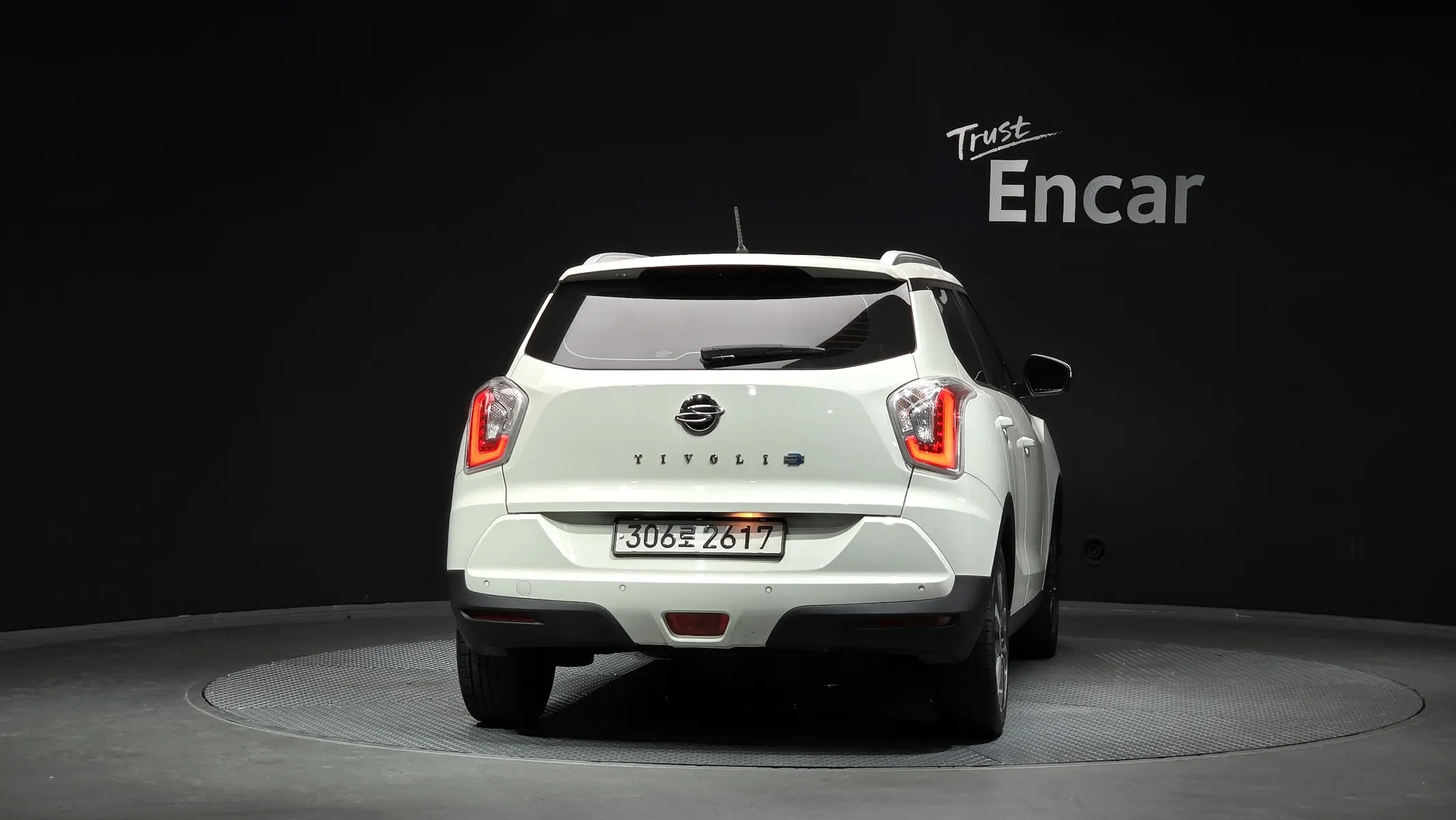 KG Mobility Tivoli VX 2WD 2015 3/5
