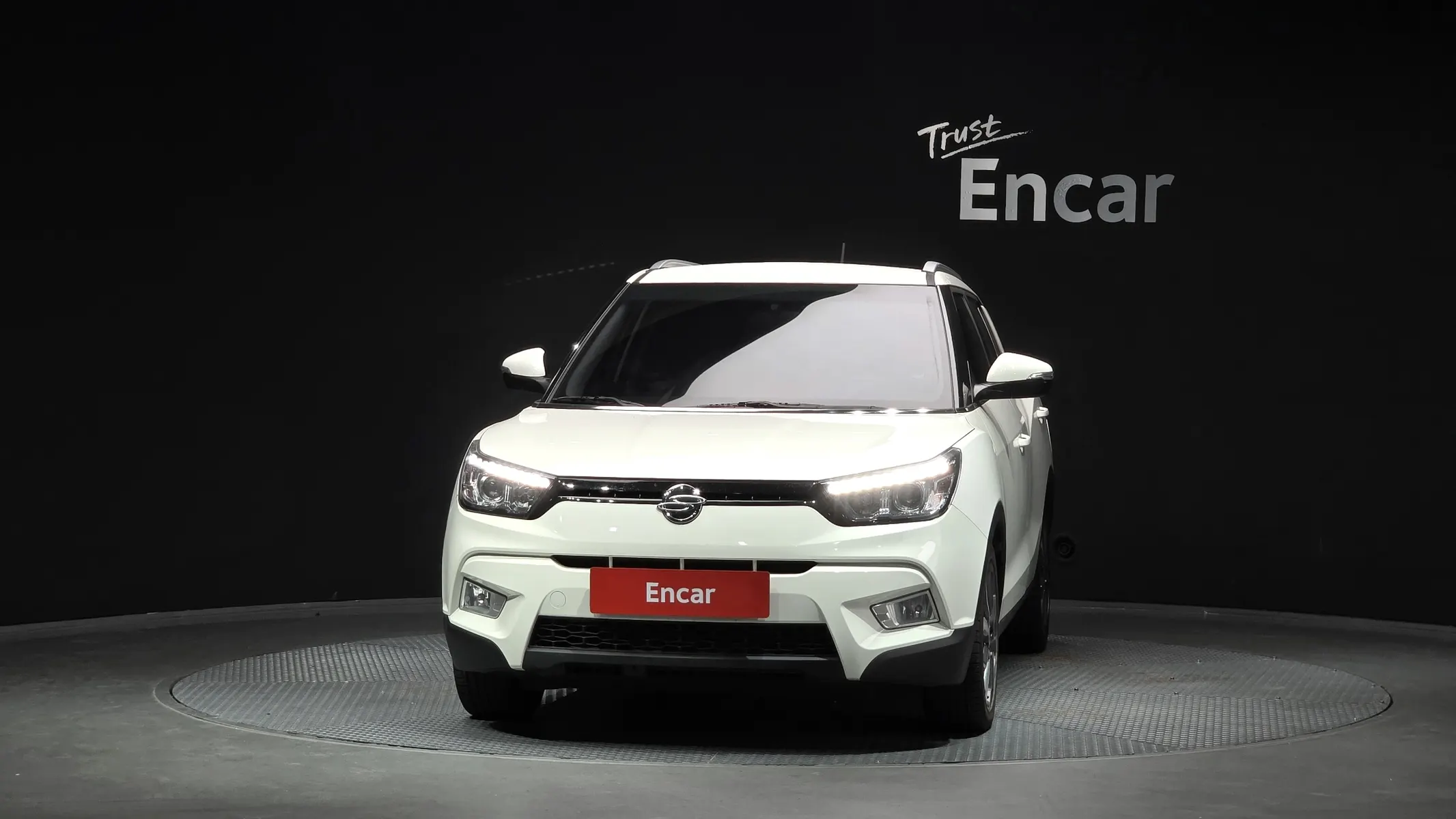 KG Mobility Tivoli VX 2WD 2015 2/5