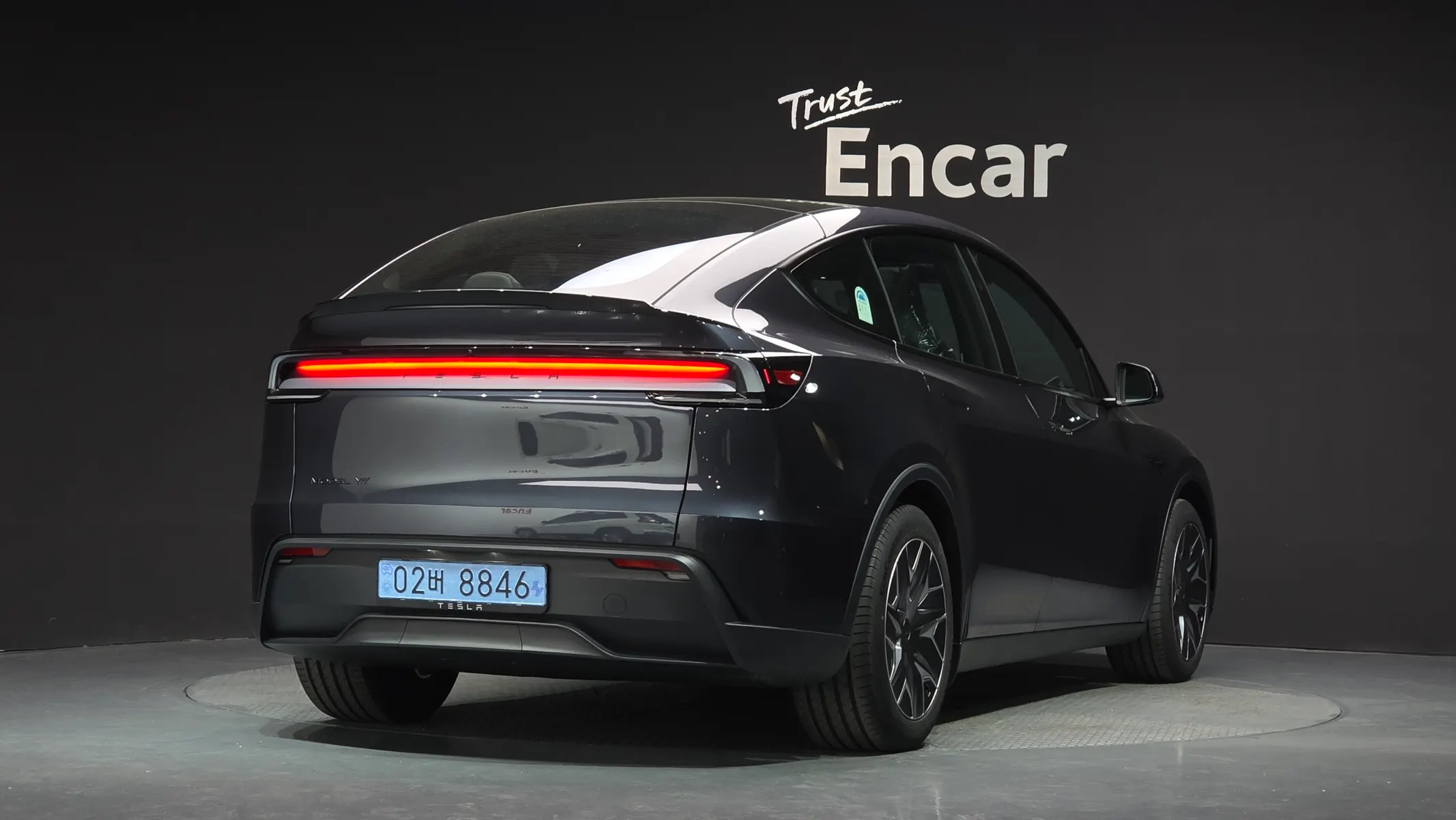 Tesla Y L AWD 2026 2/38