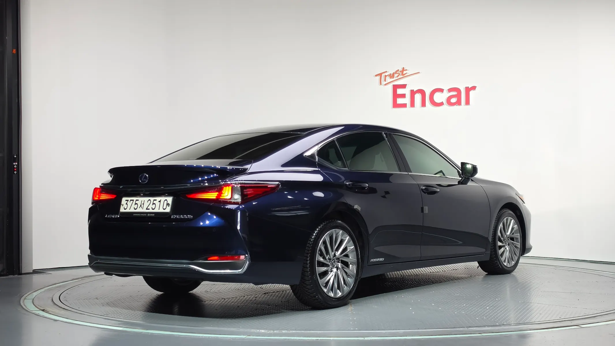 Lexus ES300h 7 2021 2/37
