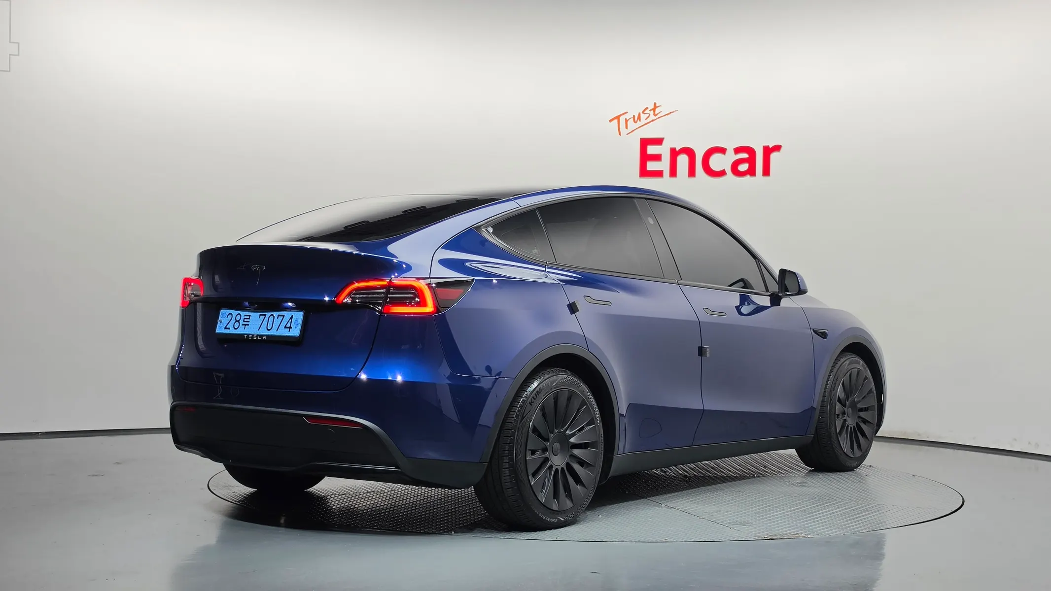 Tesla Y RWD 2024 2/36