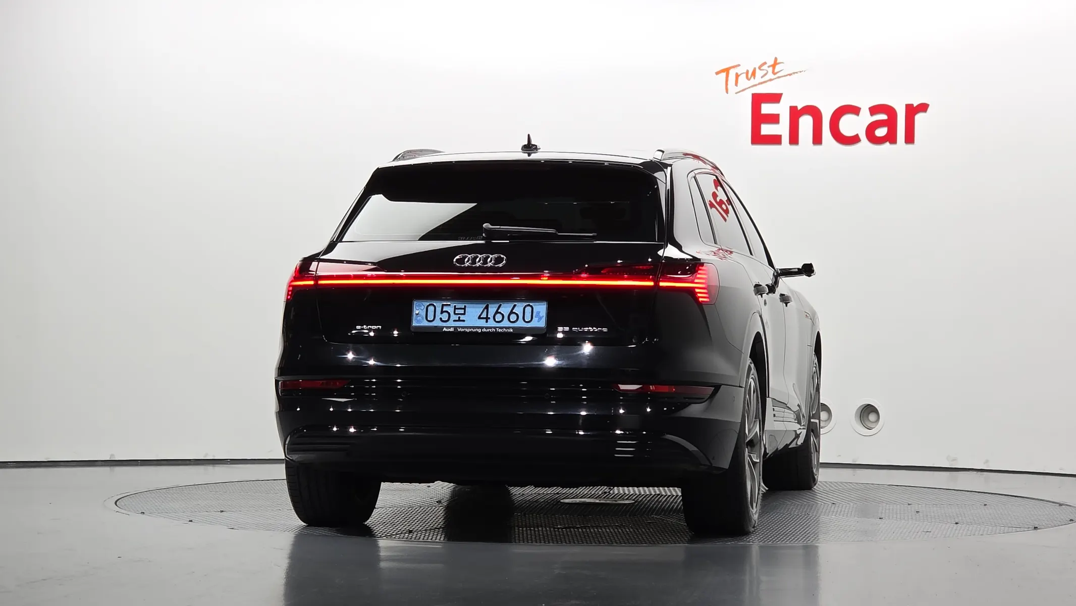 Audi e- 55 2021 3/37
