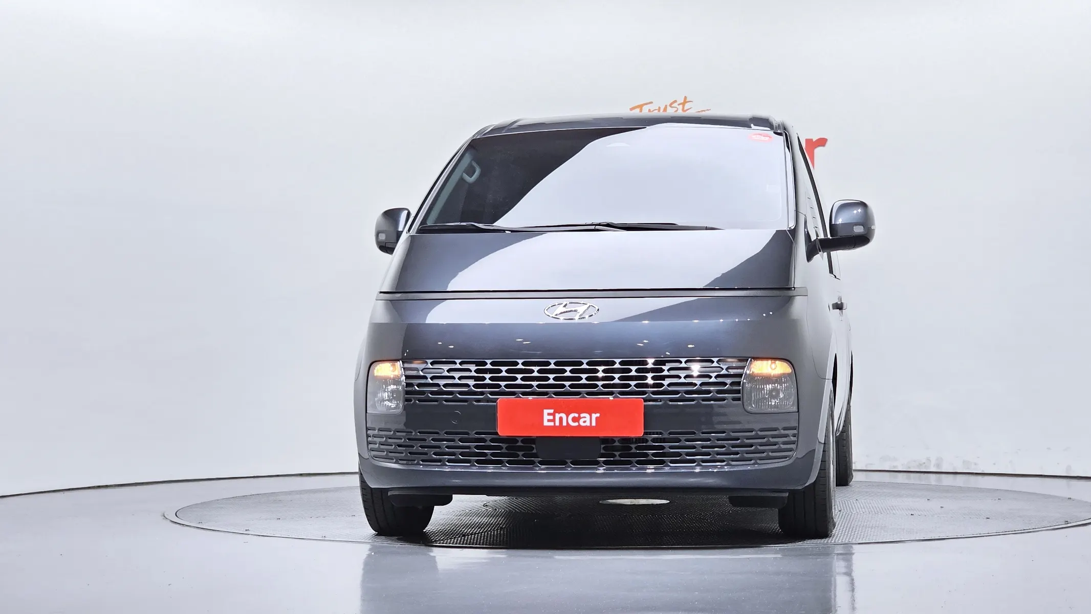 Hyundai Staria 11 2022 2/5
