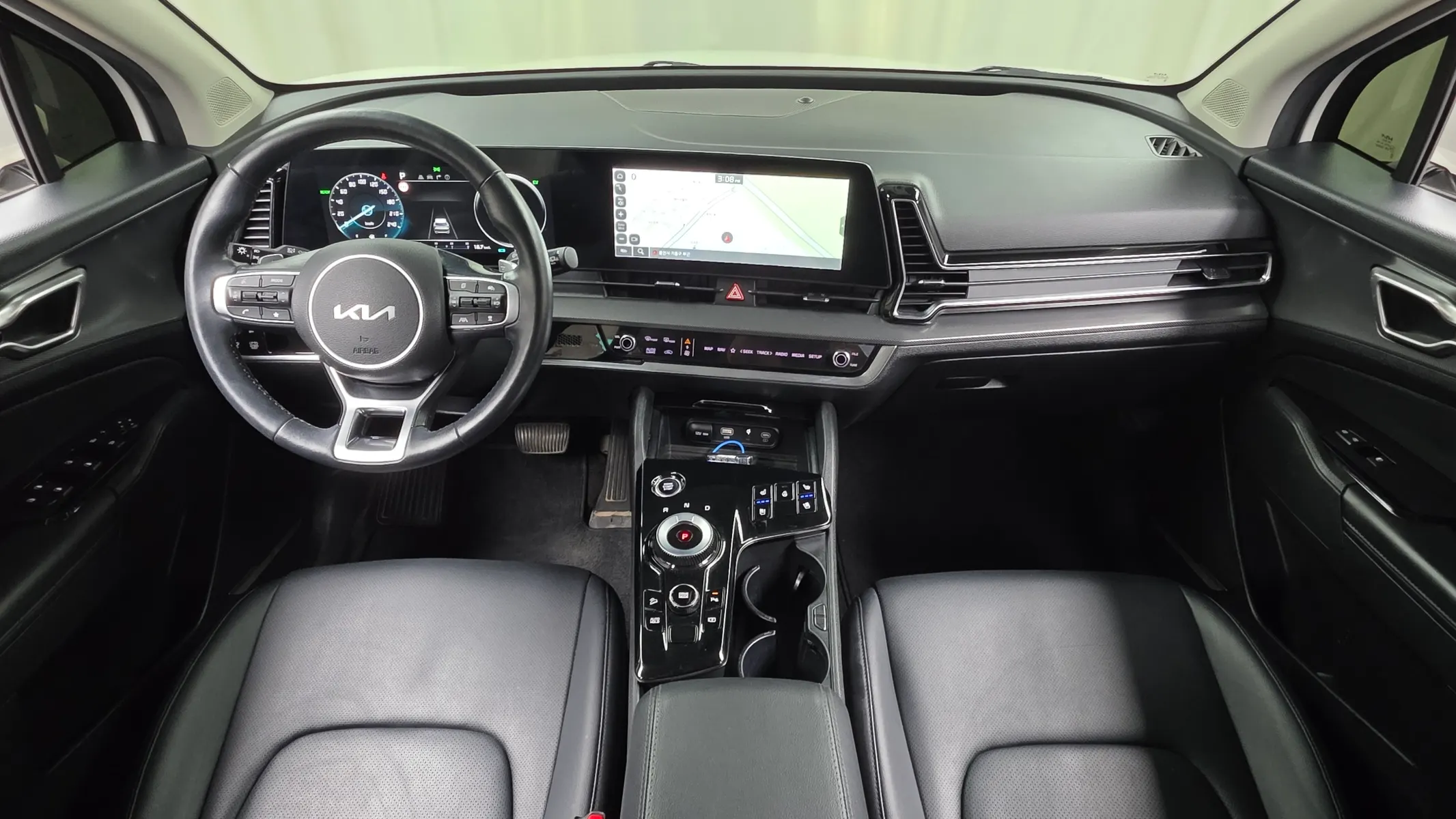 Kia 5 2WD 2023 3/5
