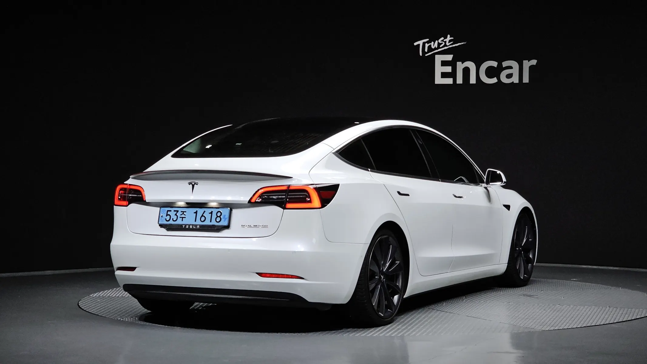 Tesla 3 AWD 2020 2/37