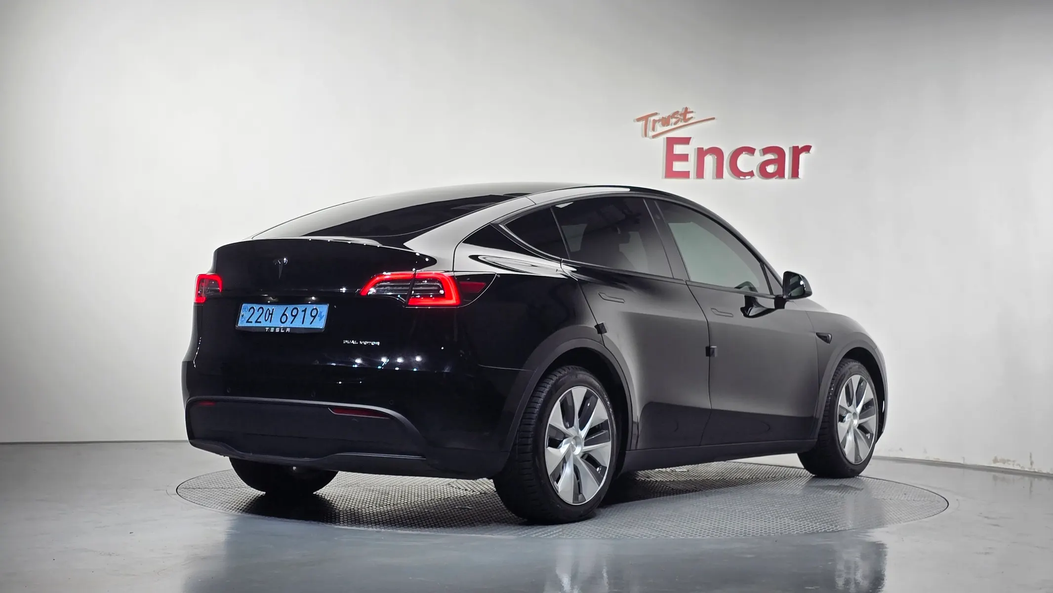 Tesla Y AWD 2022 2/38
