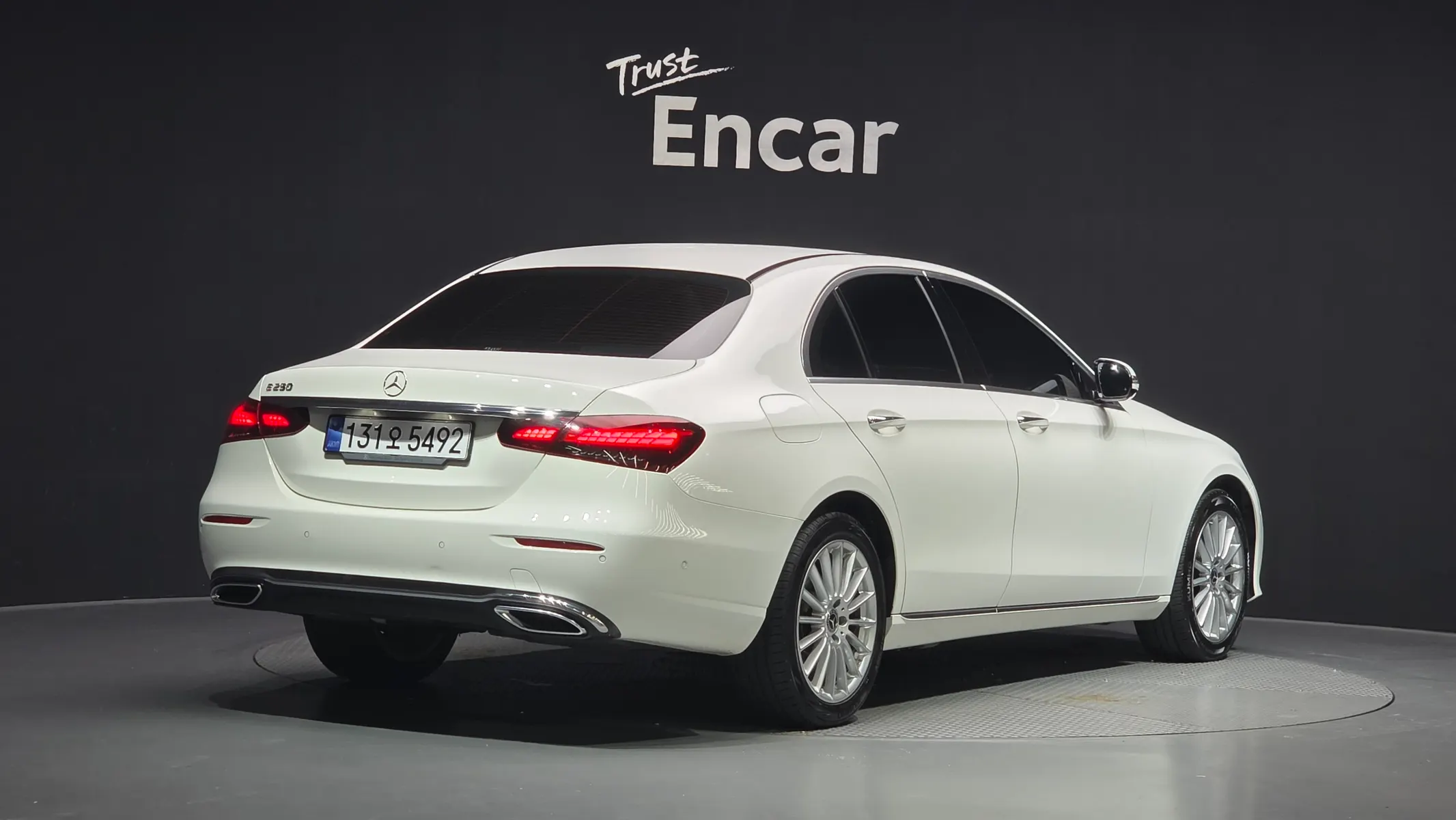Mercedes-Benz E-Class W213 E250 2021 2/32