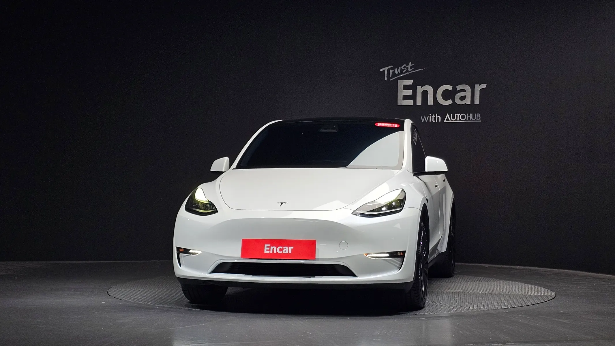 Tesla Y AWD 2023 3/32