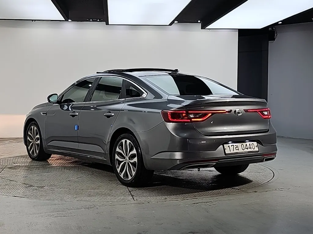 Renault Korea SM6 2.0 GDe LE 2016 2/5