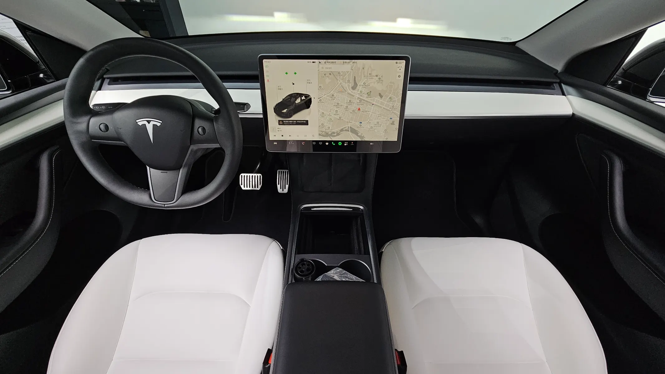 Tesla Y AWD 2024 4/5