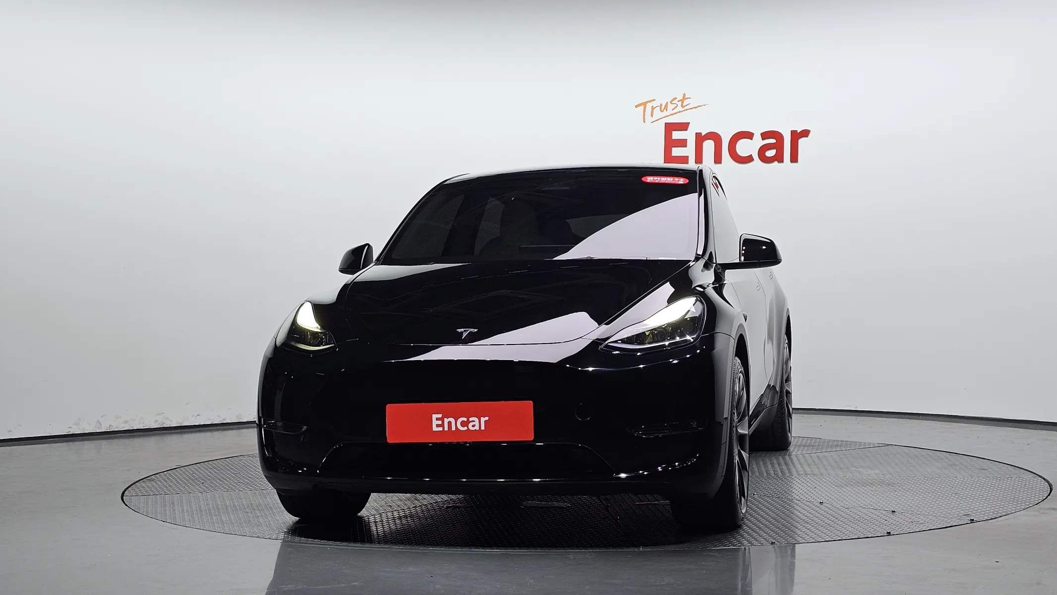 Tesla Y AWD 2024 2/5