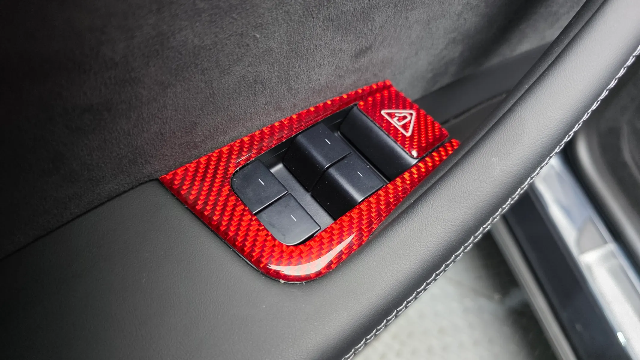 Tesla Y AWD 2025 34/35