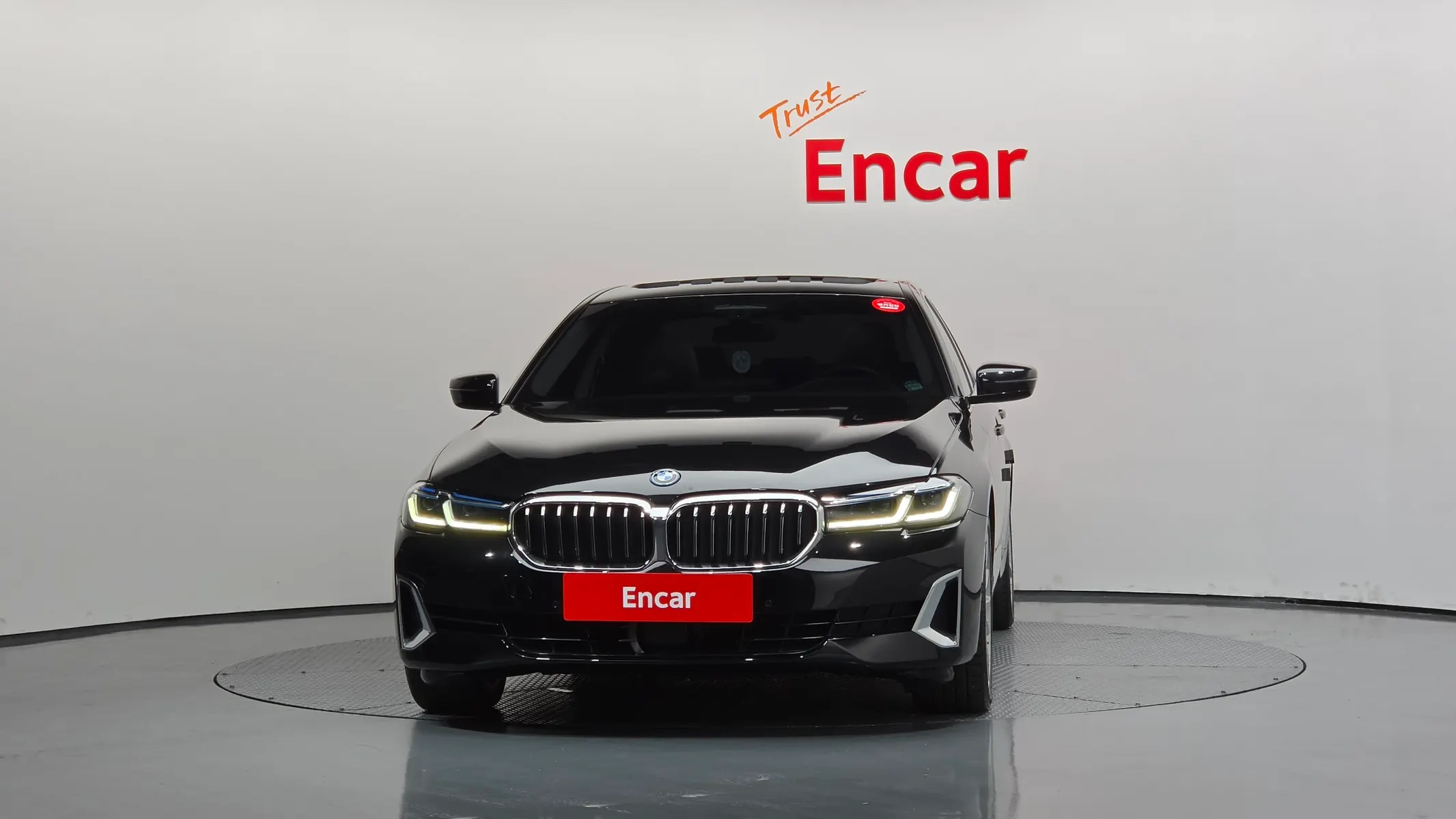 BMW 5 Series (G30) 530e 2022 3/42