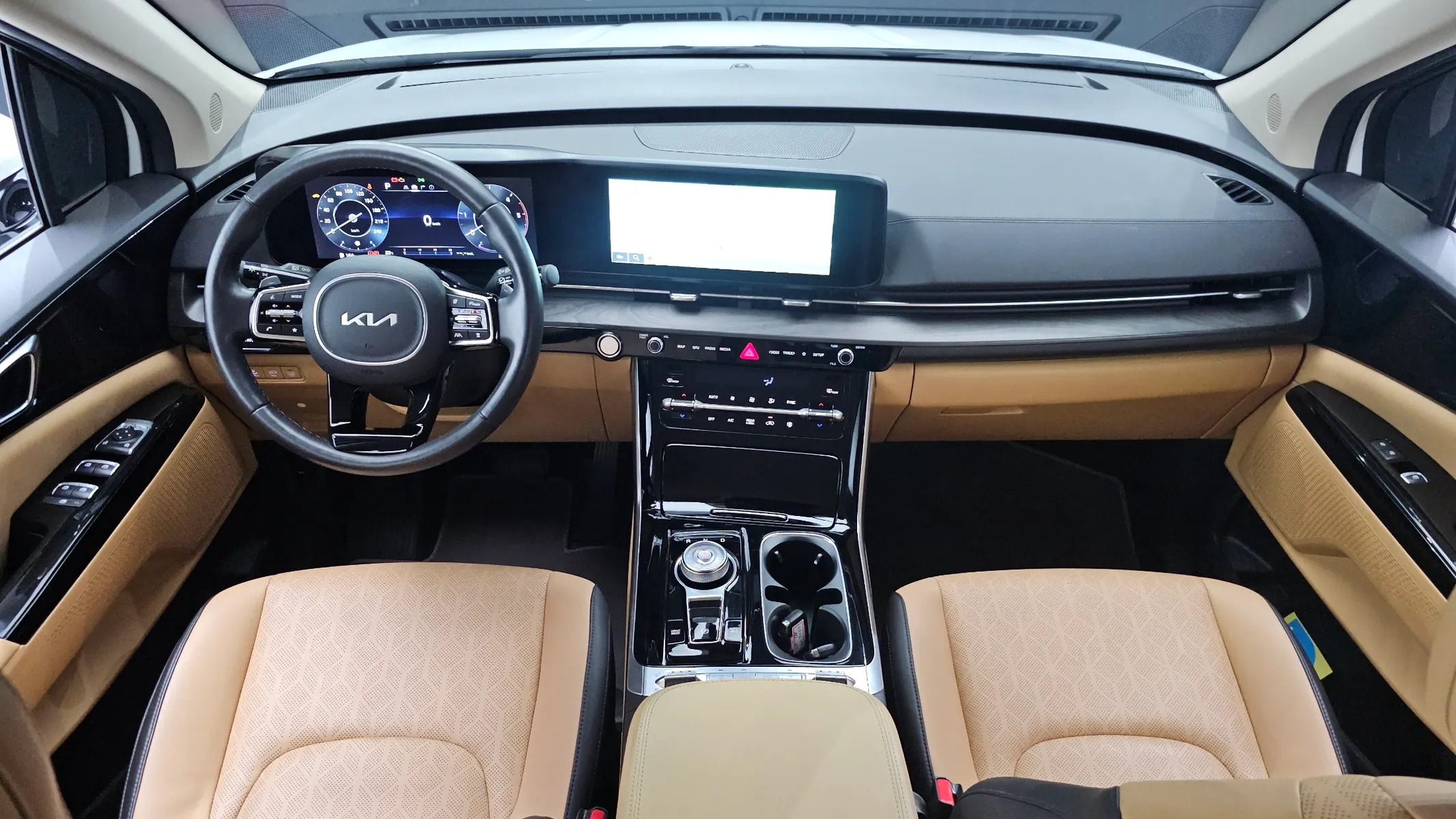 Kia Carnival 9 2023 4/5