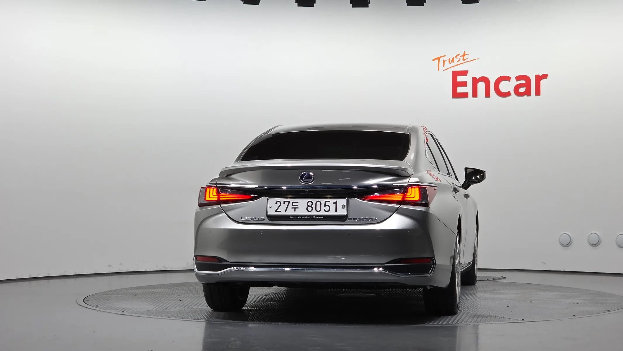 Lexus ES300h 7 2019 3/5