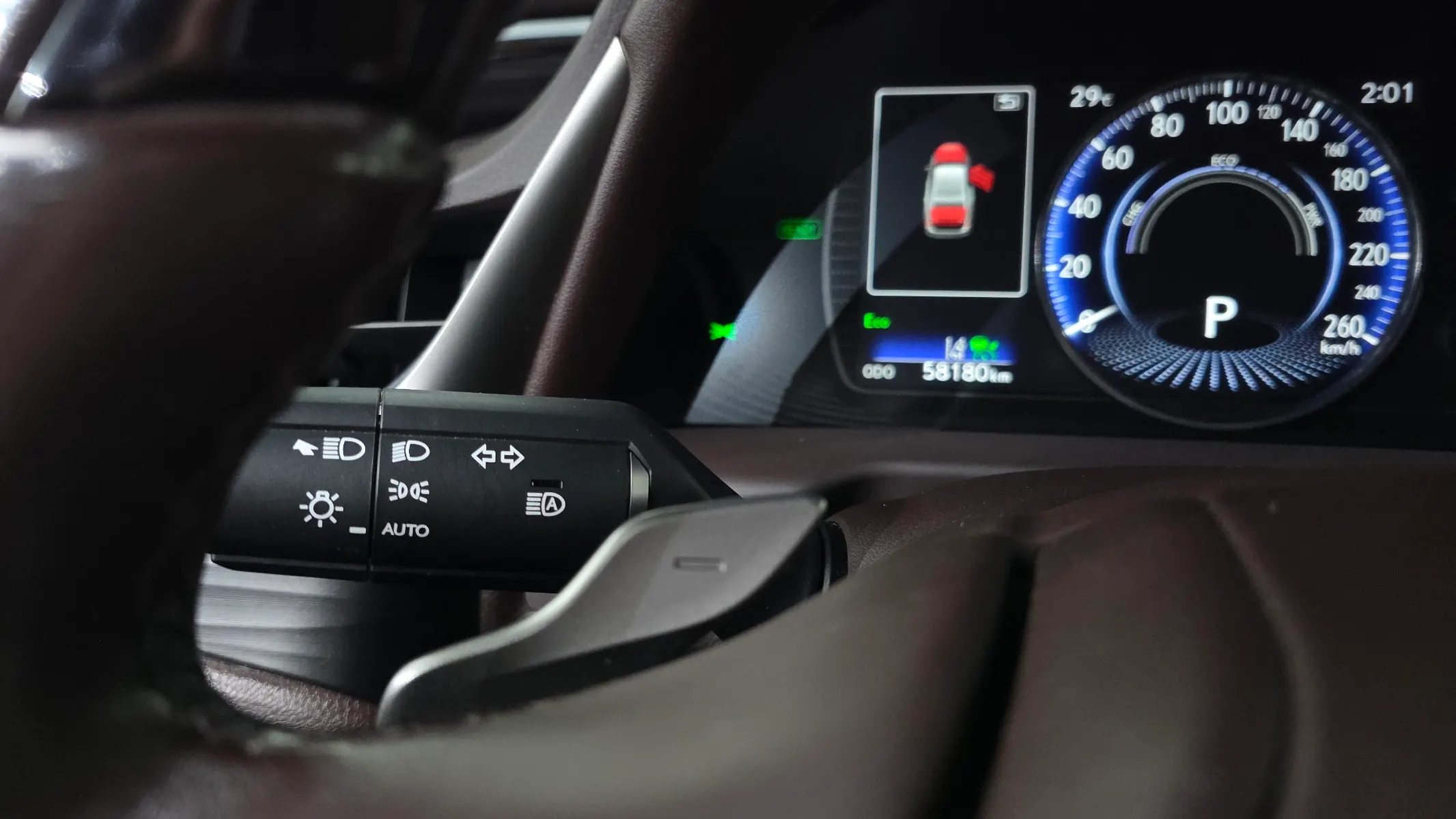 Lexus ES300h 7 2019 33/34