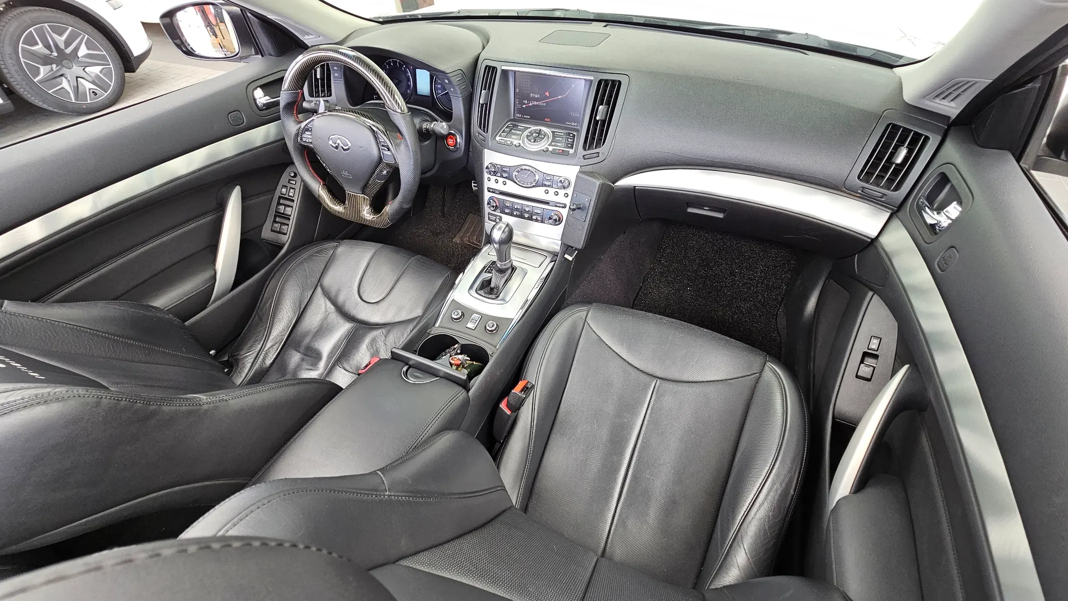 Infiniti G37 2010 4/5