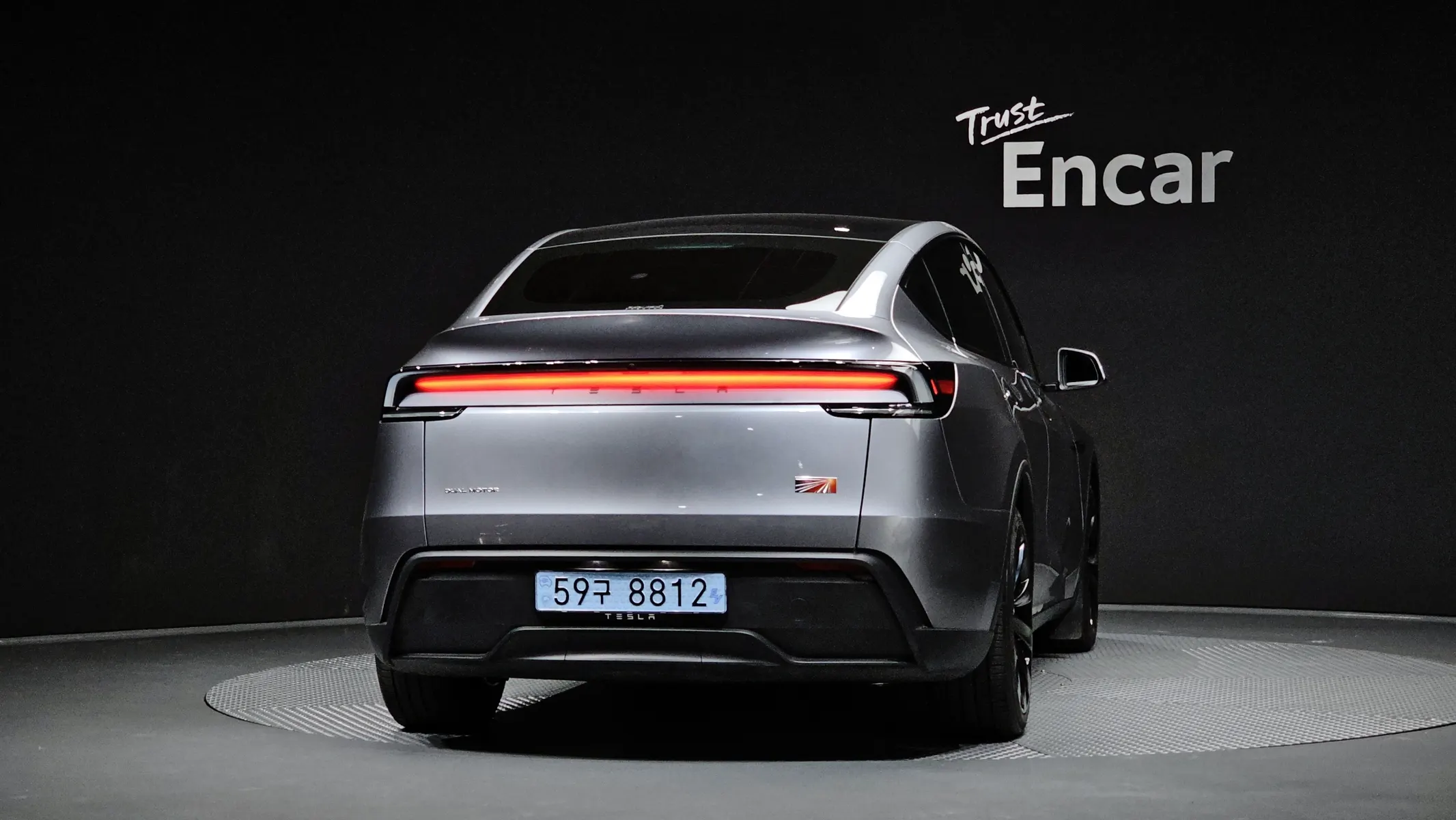 Tesla Y AWD 2025 3/5