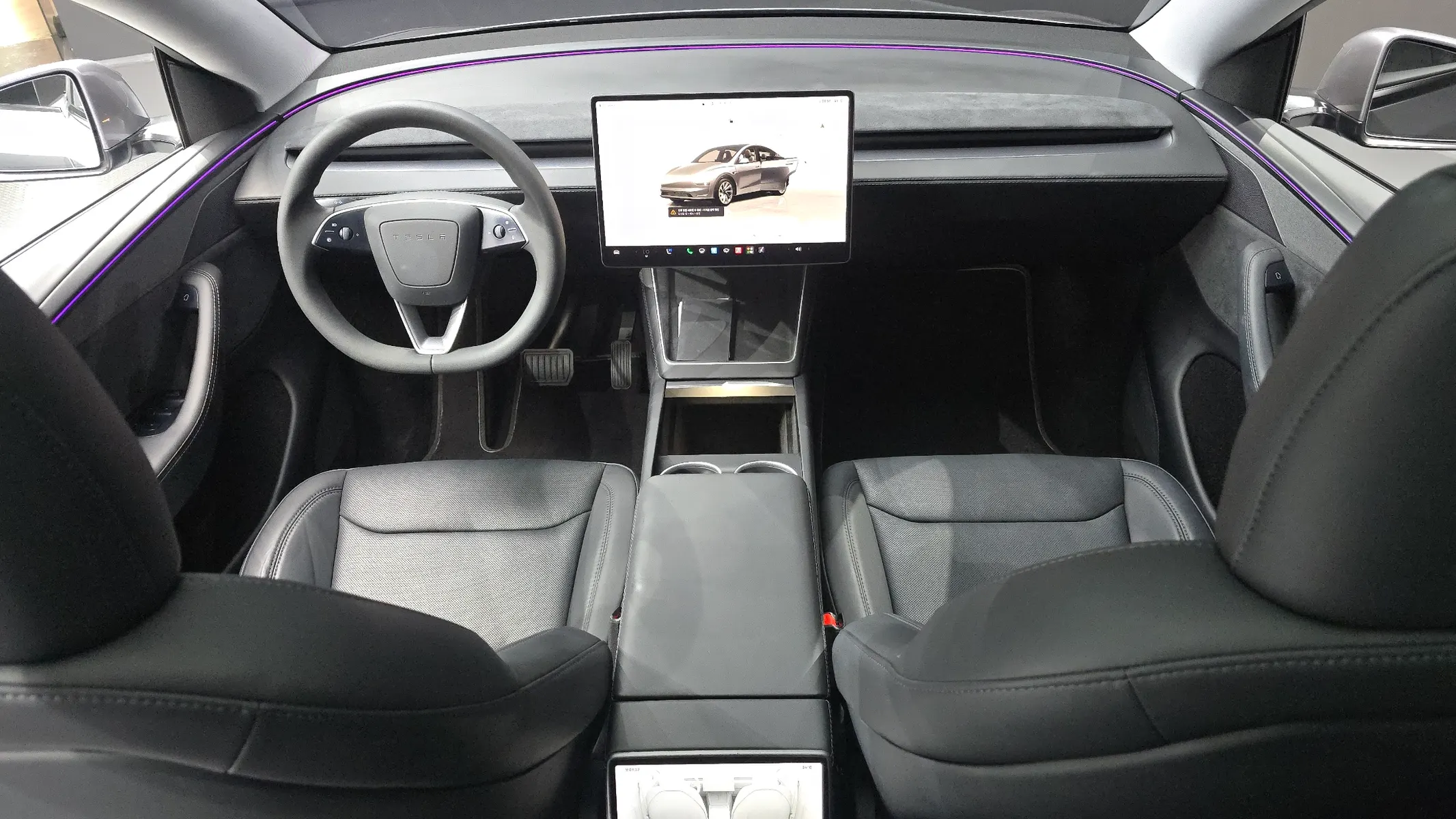 Tesla Y AWD 2025 4/5