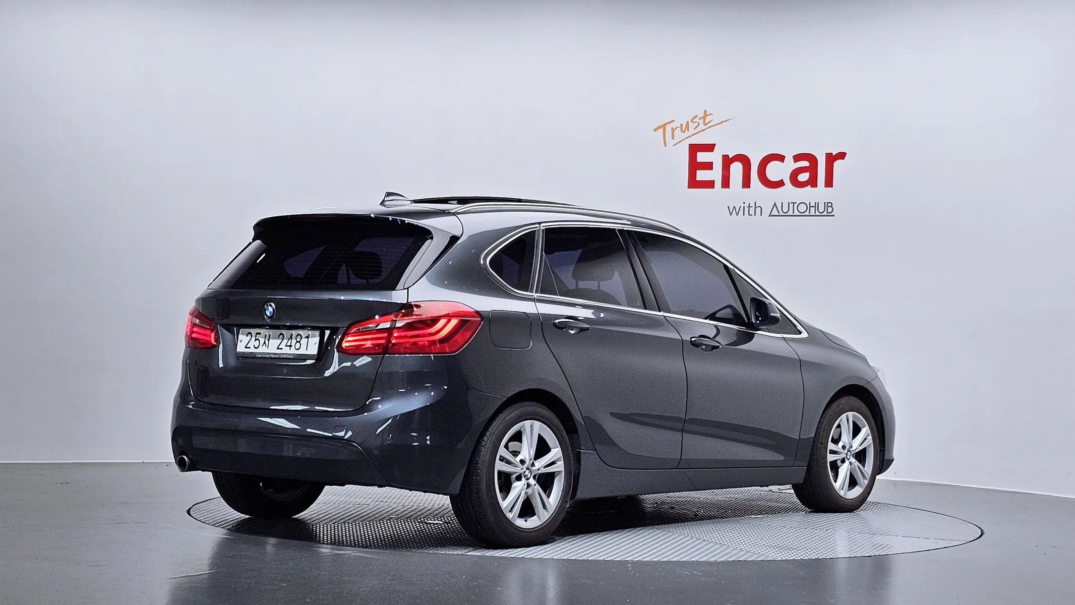 BMW 2 Series Tourer (F45) 2015 2/21
