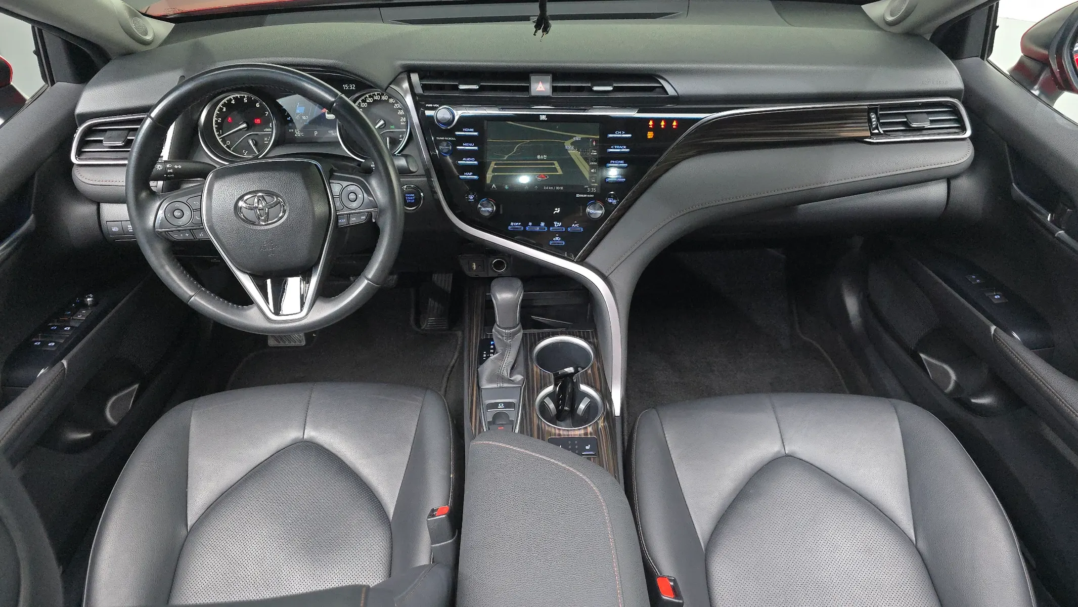 Toyota (XV70) 2.5 2019 4/5