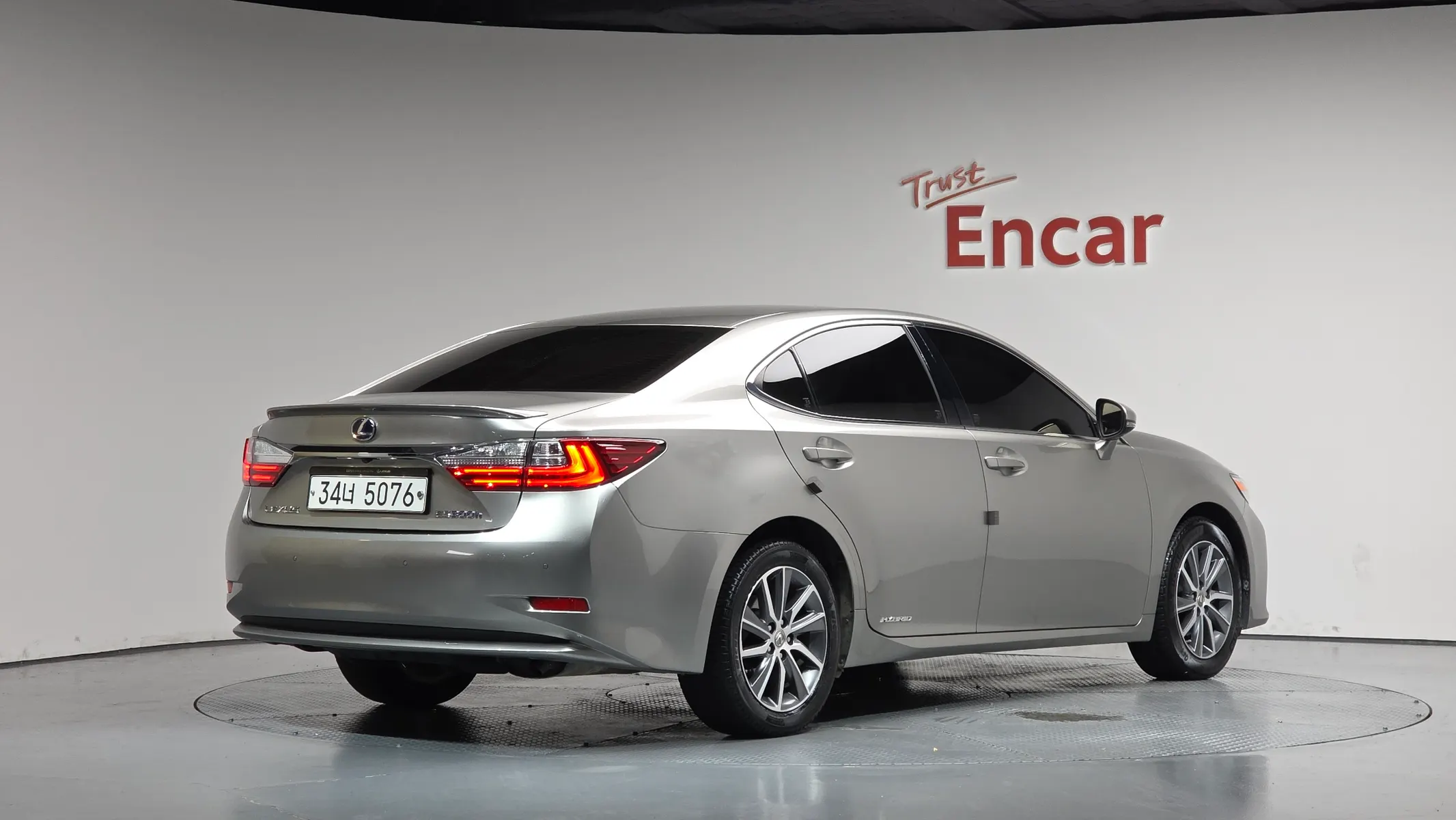 Lexus ES300h 2017 2/41
