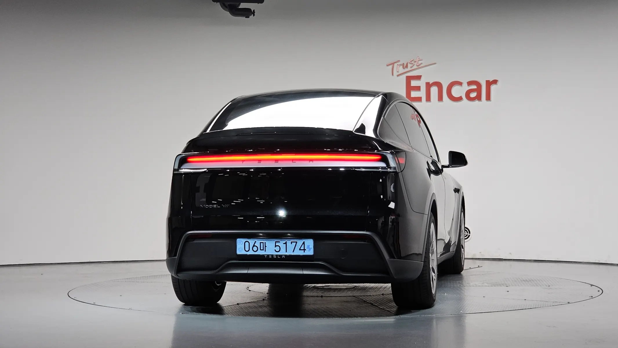 Tesla Y L AWD 2026 3/5