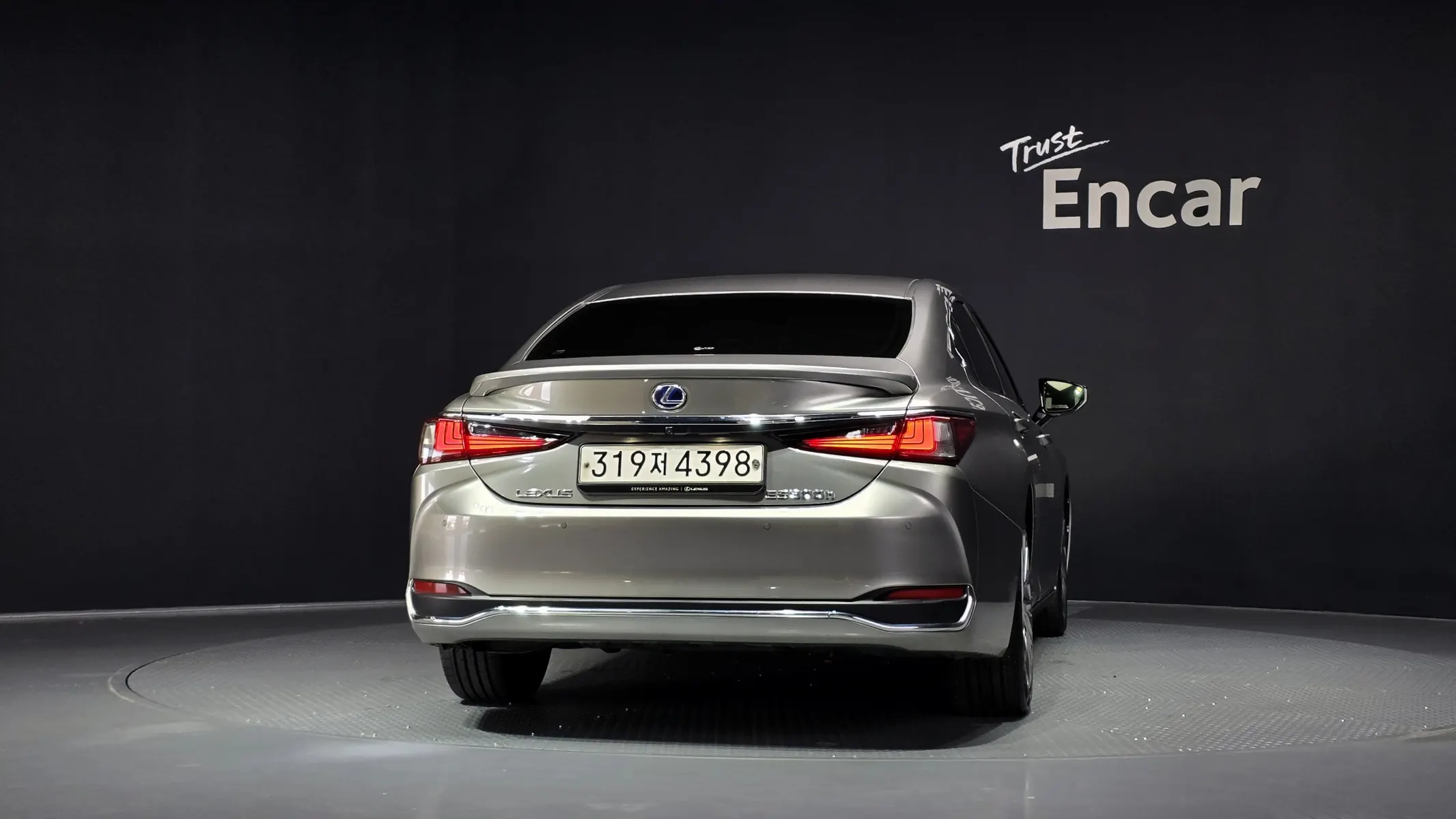 Lexus ES300h 7 2021 3/5