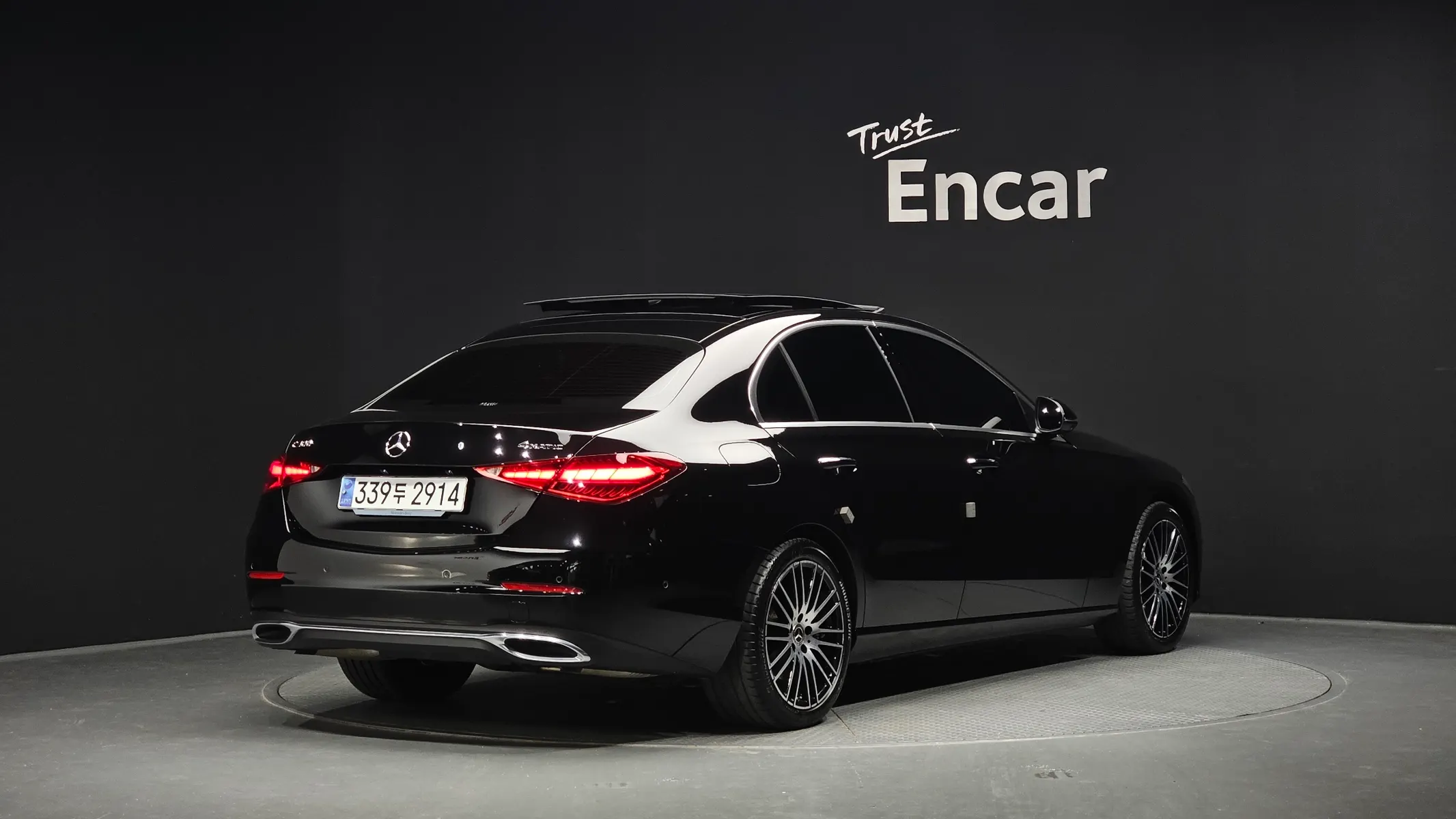 Mercedes-Benz C-Class W206 C300 4MATIC 2024 2/34
