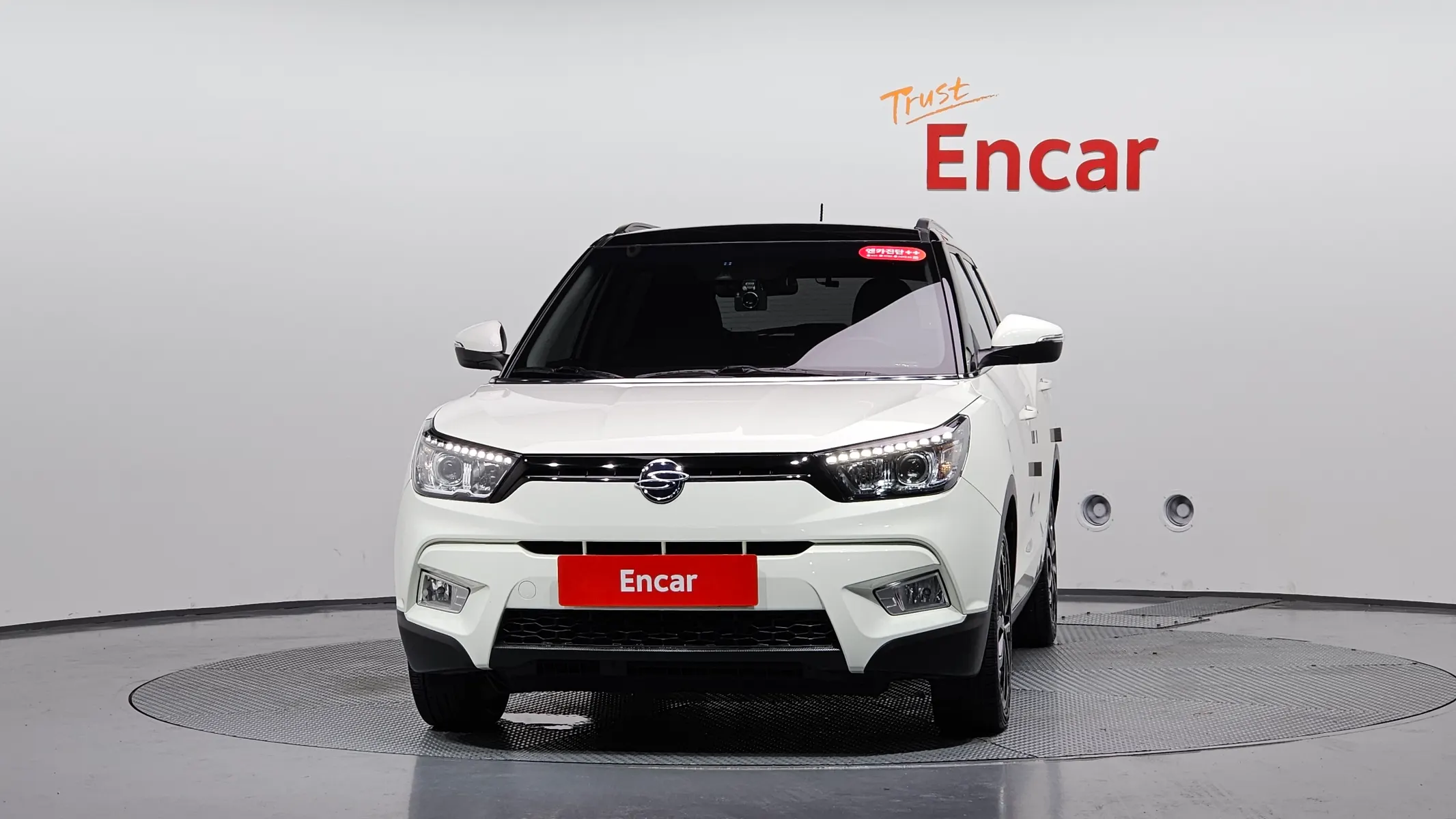 KG Mobility Tivoli LX 2WD 2017 2/5